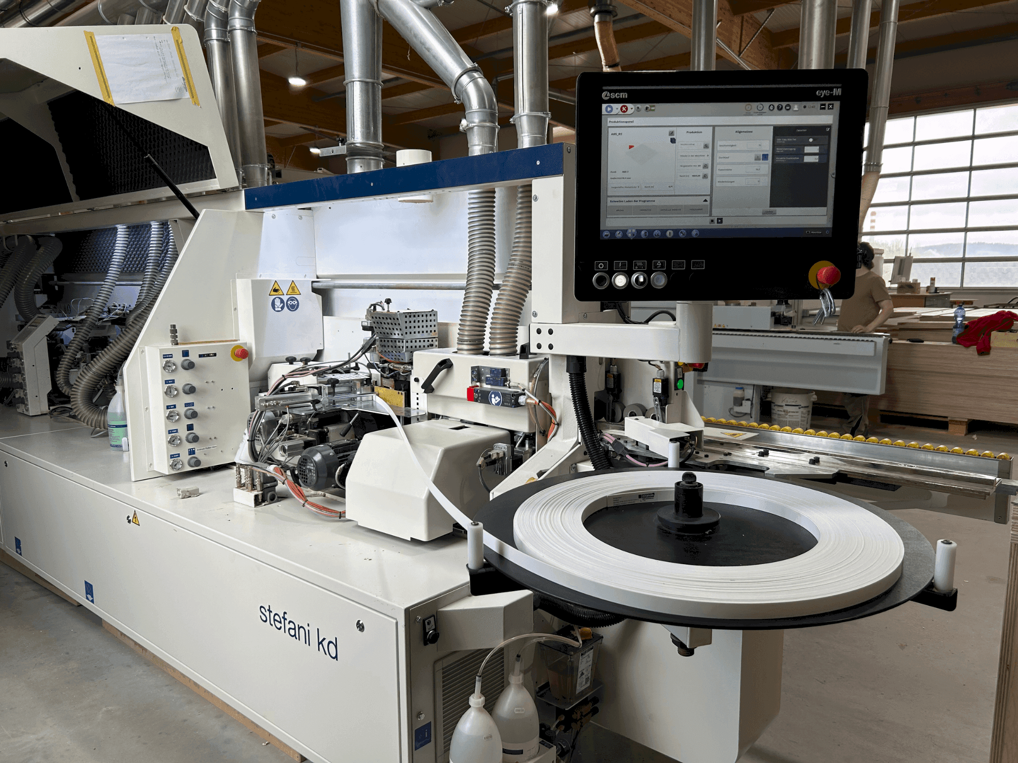 Vista Frontal  da SCM Stefani kd hp  máquina