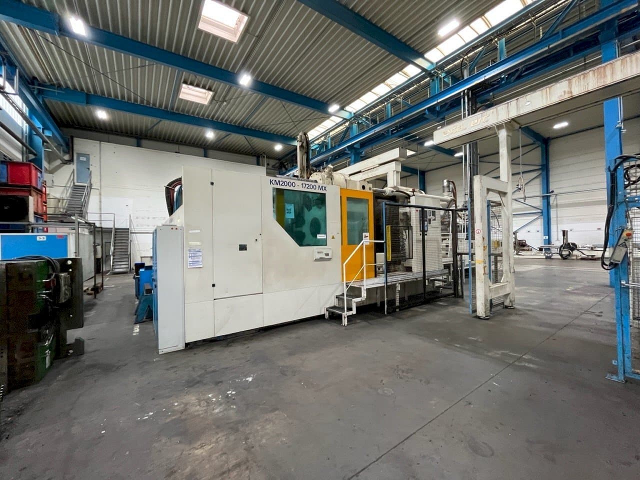 Vista Frontal  da Krauss Maffei KM 2000 17200 MX  máquina