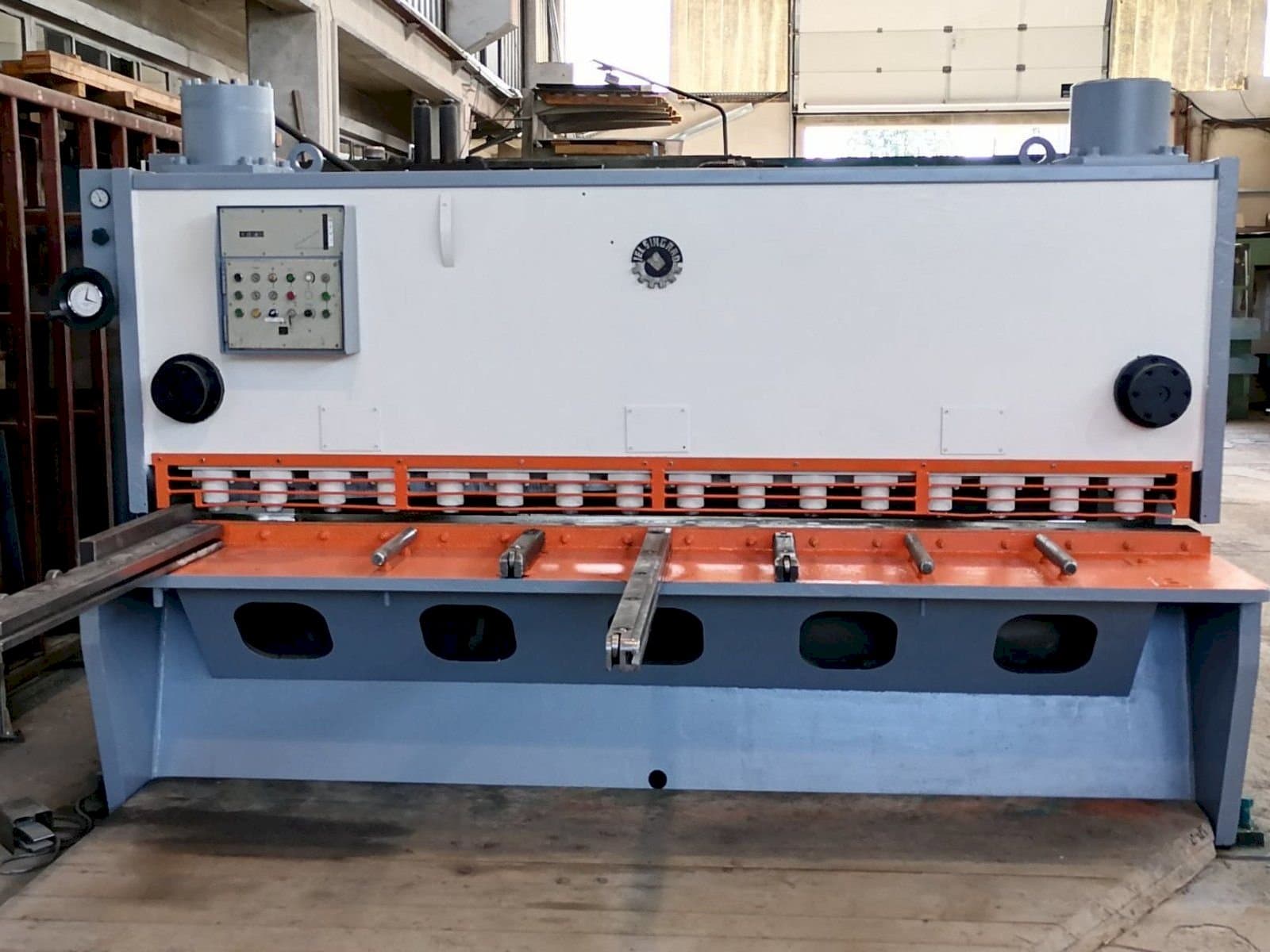 Vista Frontal  da Jelšingrad MVCS 3100/13  máquina