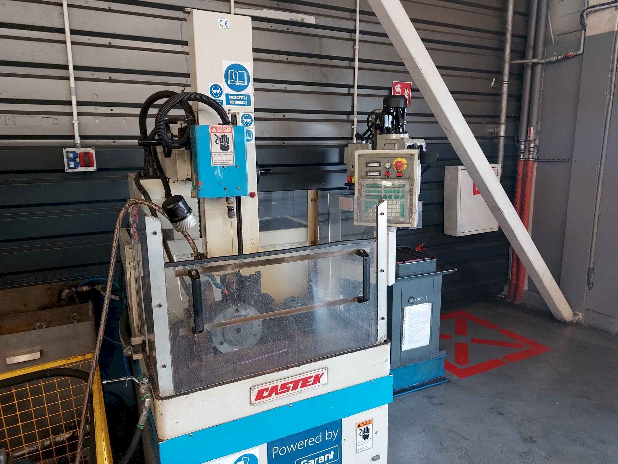 Vista Frontal  da CASTEK SD5030CE  máquina