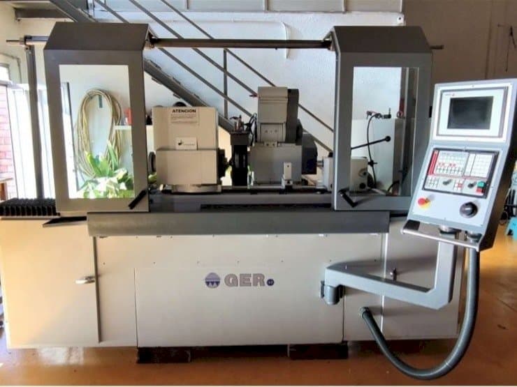 Vista Frontal  da GER C-500 CNC  máquina