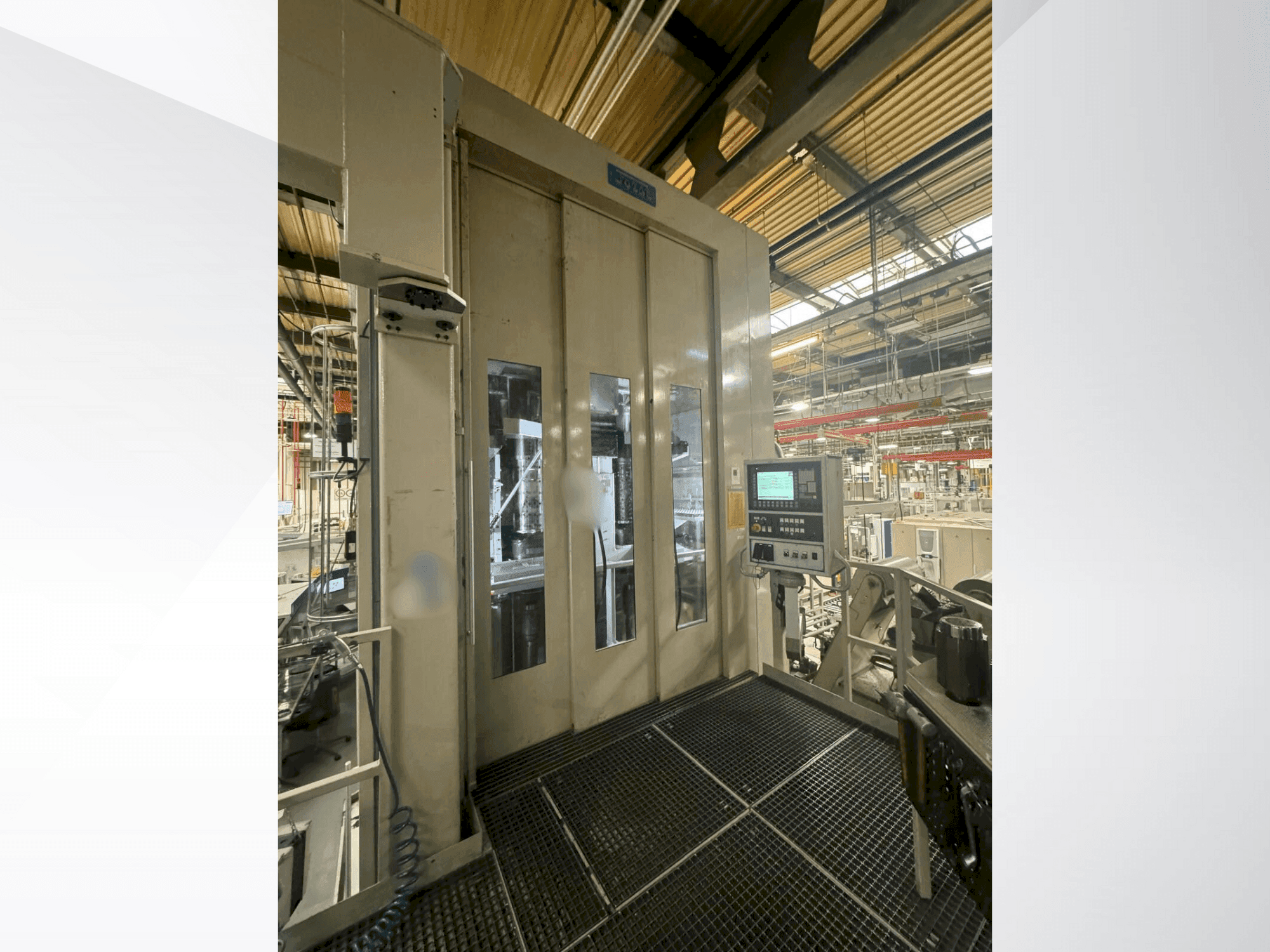 Vista Frontal  da FORST RTSA 32x1600x630  máquina