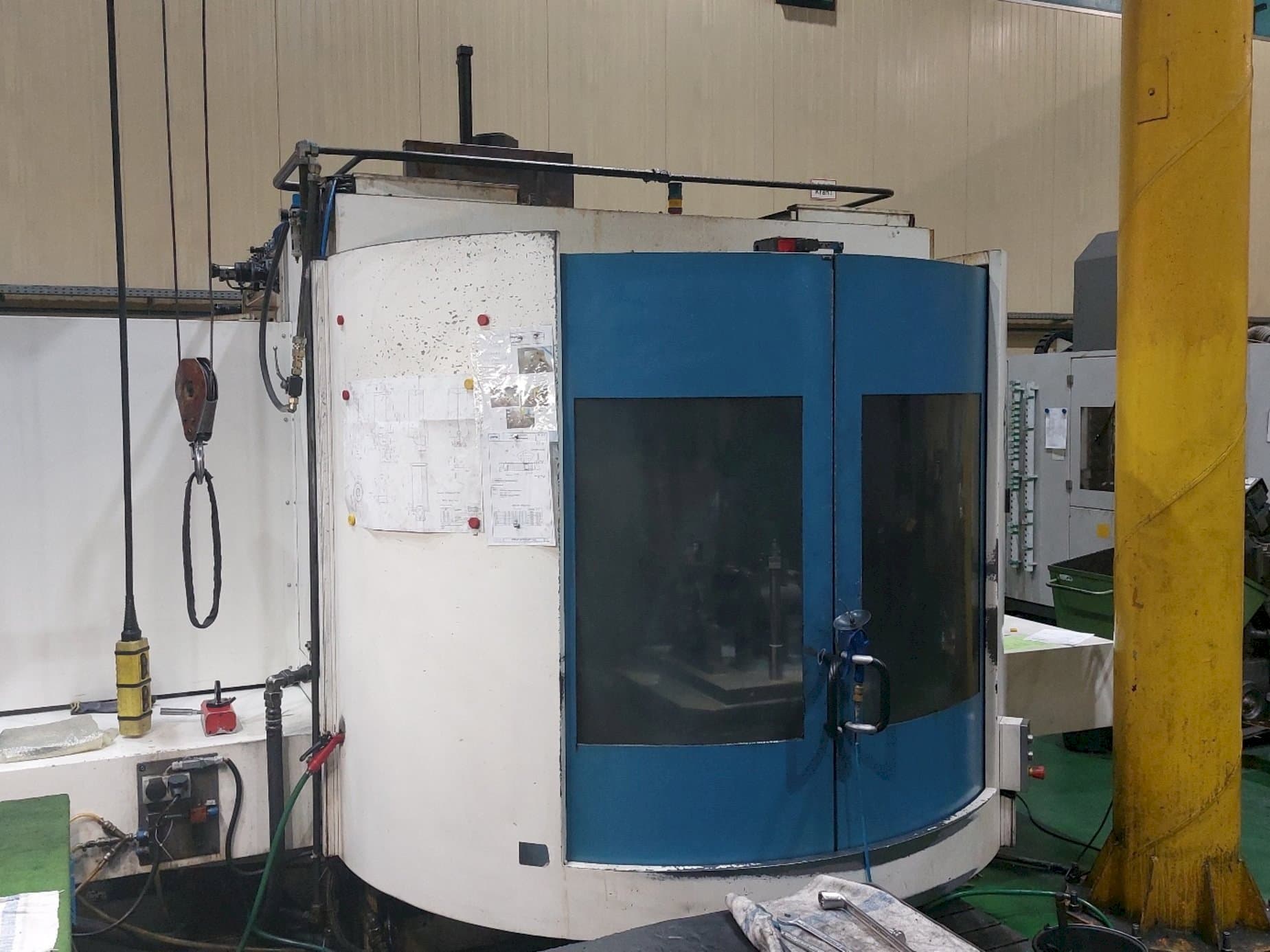 Vista Frontal  da Heckert CWK630  máquina