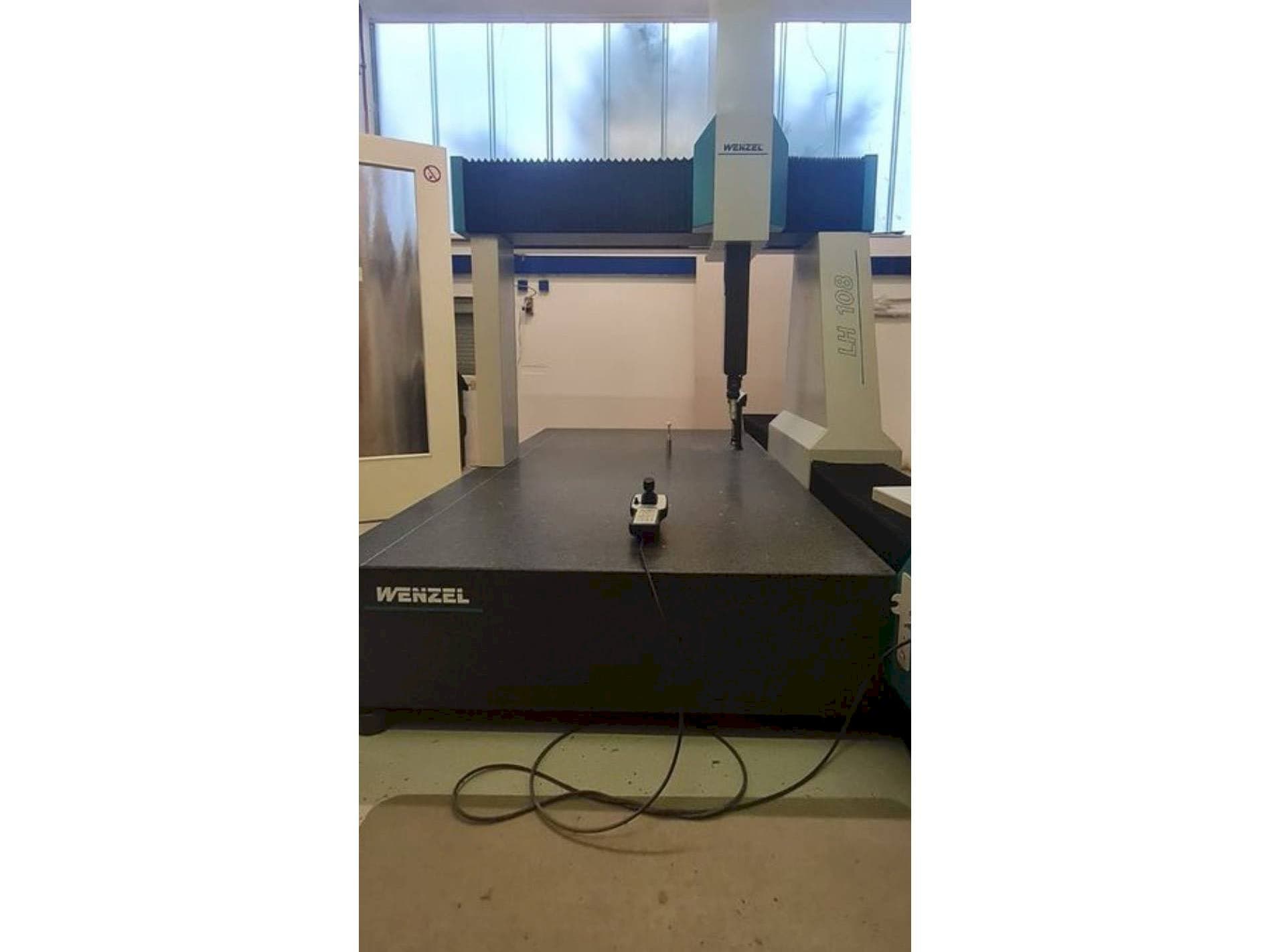 Vista Frontal  da Wenzel LH 108  máquina