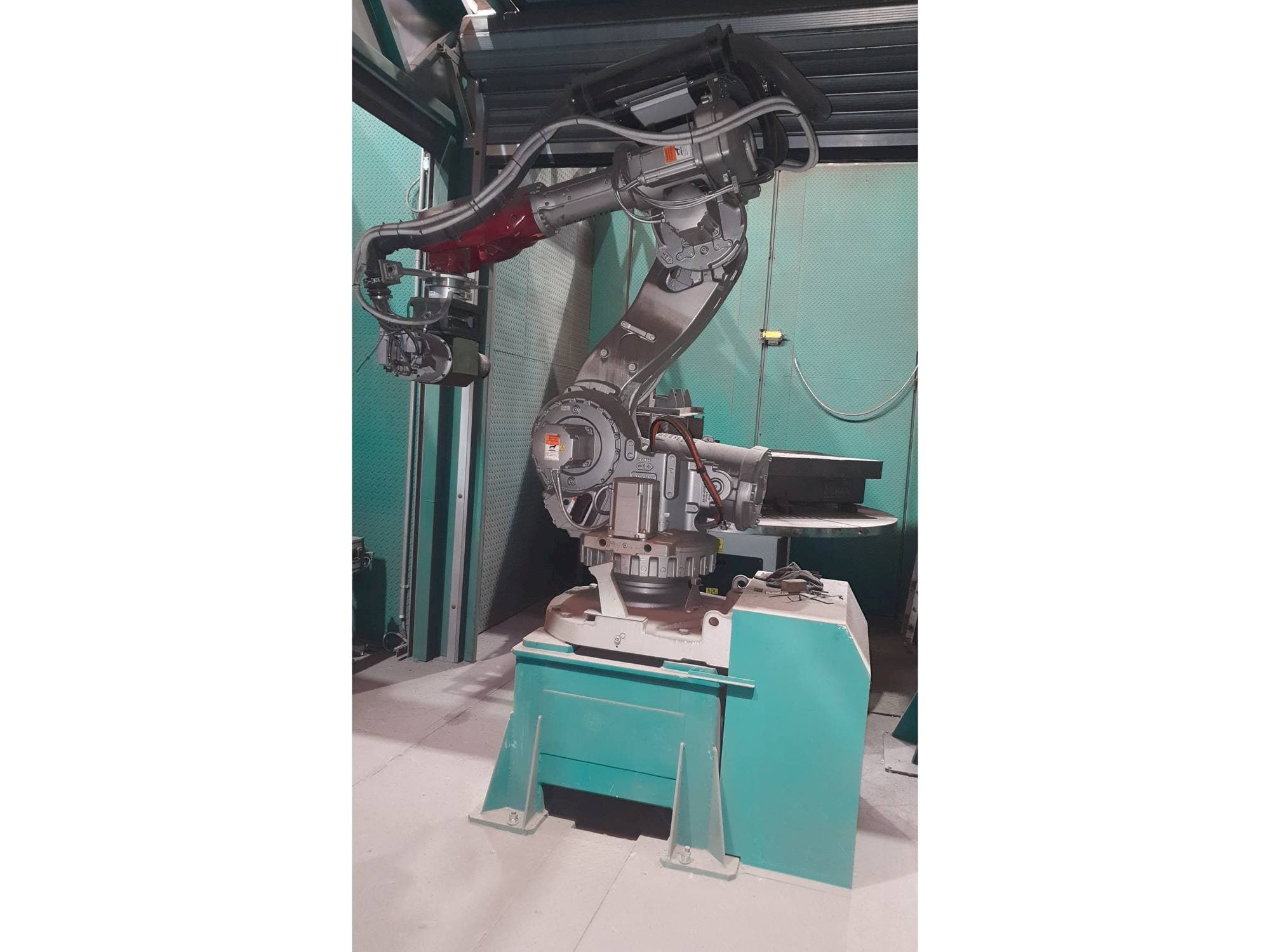 Vista Frontal  da ABB IRB 7600  máquina