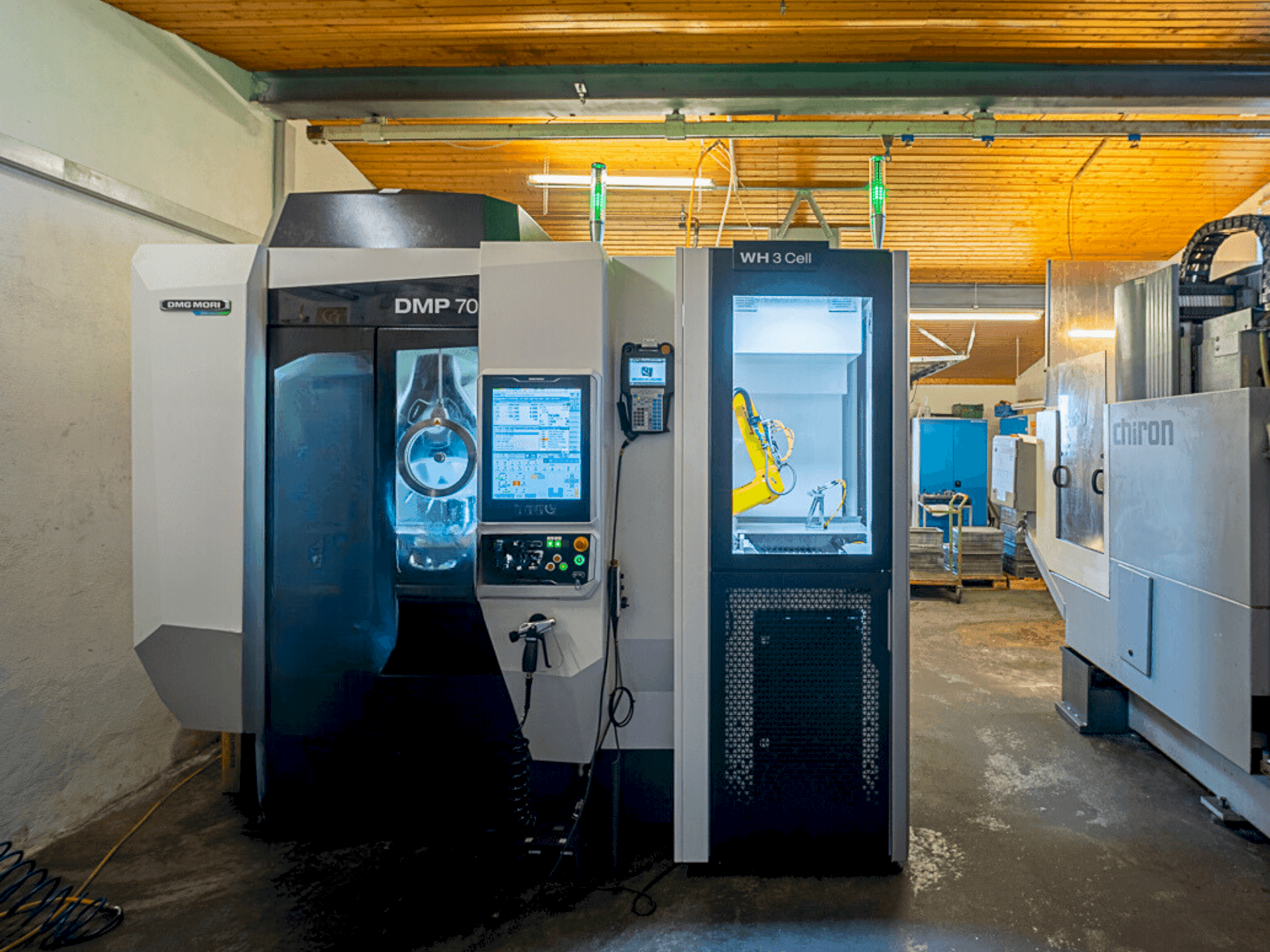 Vista Frontal  da DMG MORI DMP 70 with WH3  máquina