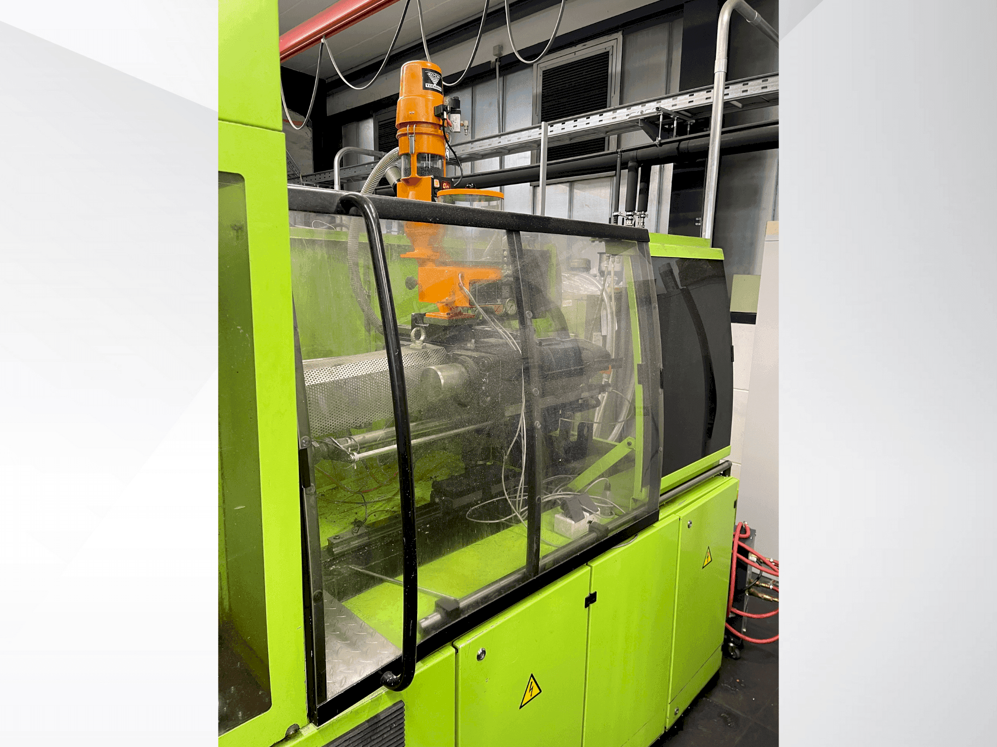 Vista Frontal  da Engel ES 330 H / 80V SOTR  máquina