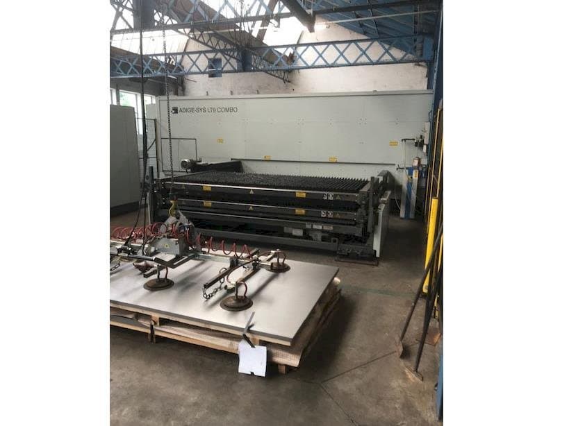 Vista Frontal  da BLM Adige-Sys LT9 Combo  máquina