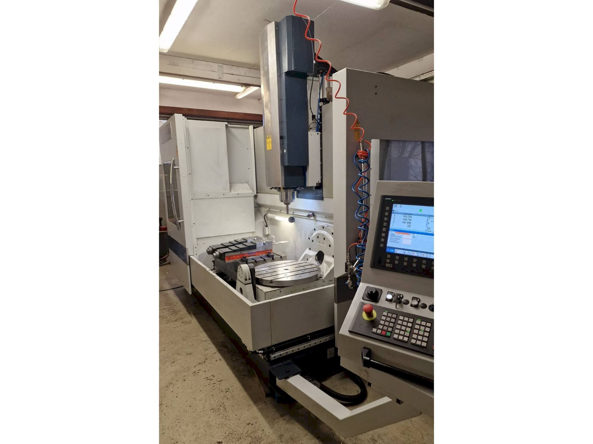 Vista Frontal  da SPINNER U5 1520  máquina