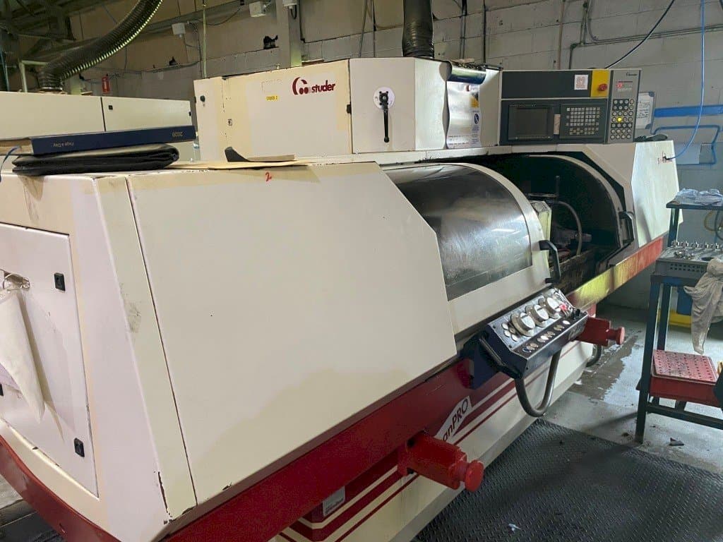 Vista Frontal  da STUDER  S30 lean PRO  máquina