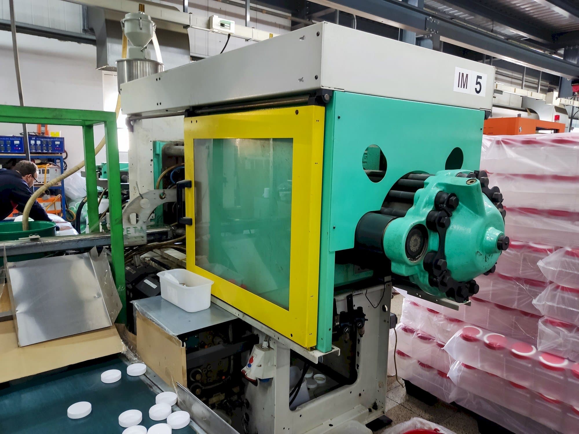 Vista Frontal  da Arburg 470C 1500-675  máquina