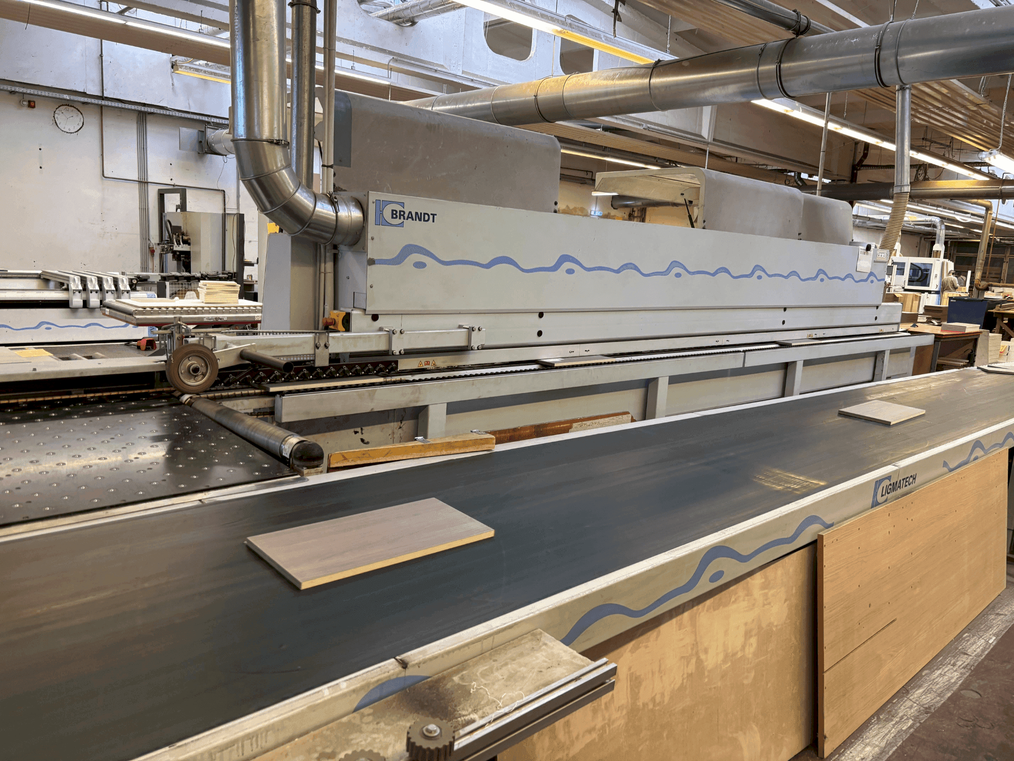 Vista Frontal  da BRANDT KDF 680  máquina