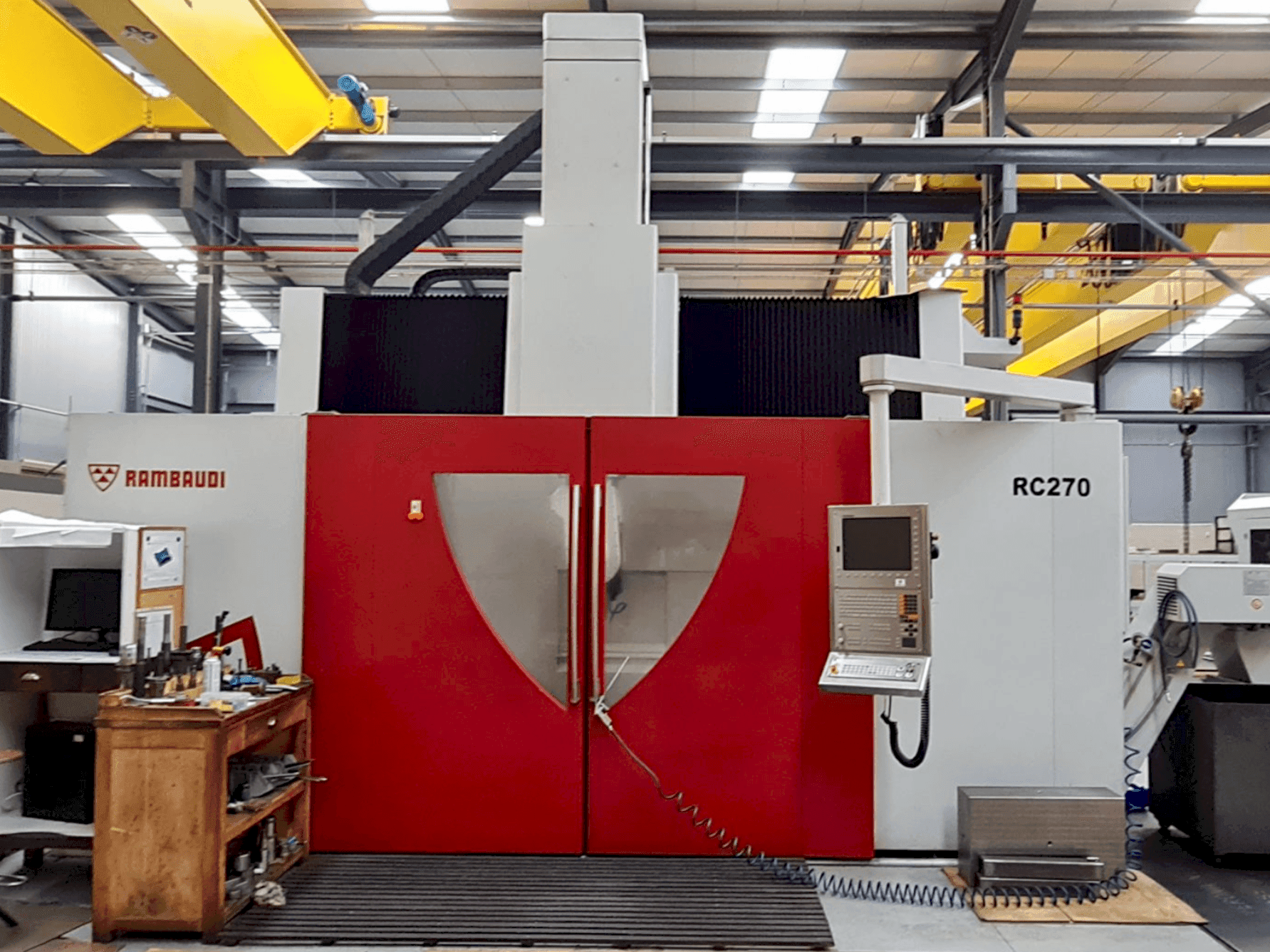 Vista Frontal  da Rambaudi RC 270  máquina
