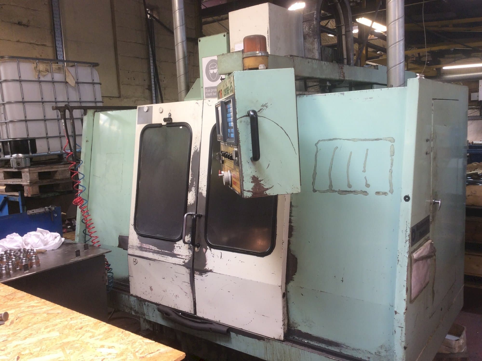 Vista Frontal  da Victor V Center-65  máquina