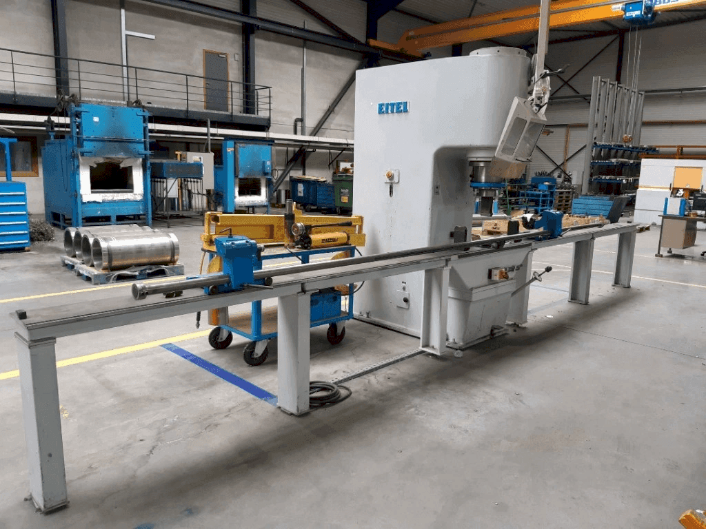 Vista Frontal  da EITEL-PRESS RP 100  máquina