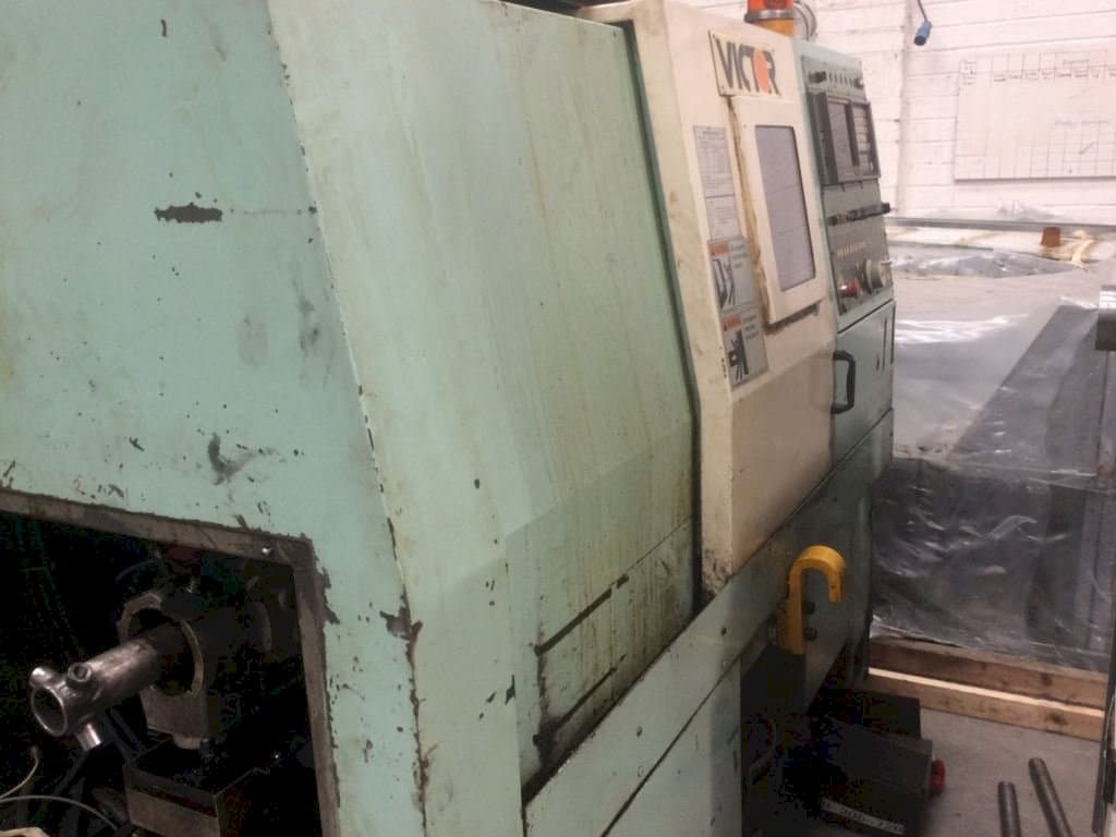 Vista Frontal  da Victor VT Plus/15  máquina