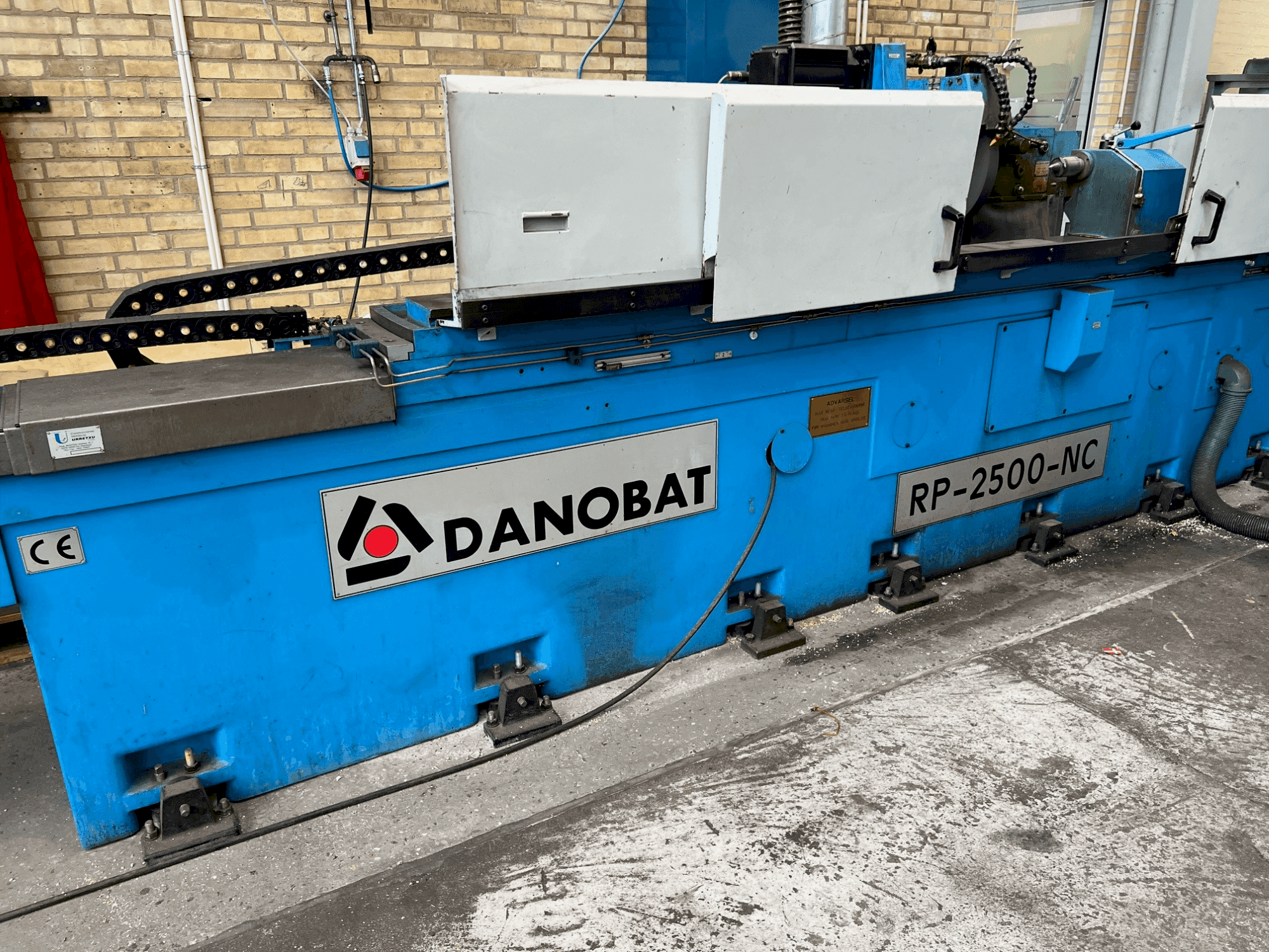 Vista Frontal  da DANOBAT RP-2500-NC  máquina