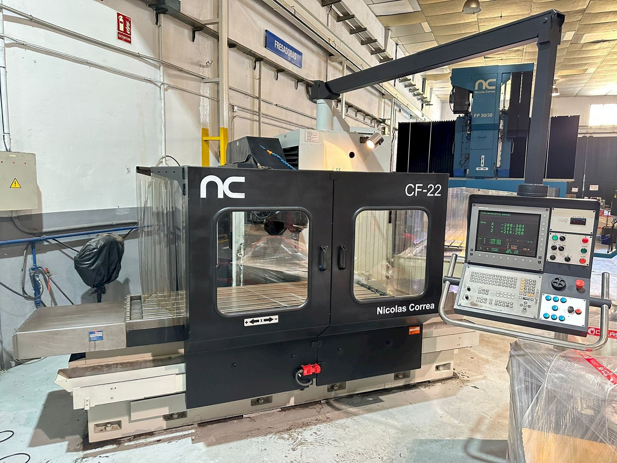 Vista Frontal  da Nicolas Correa CF22/20  máquina