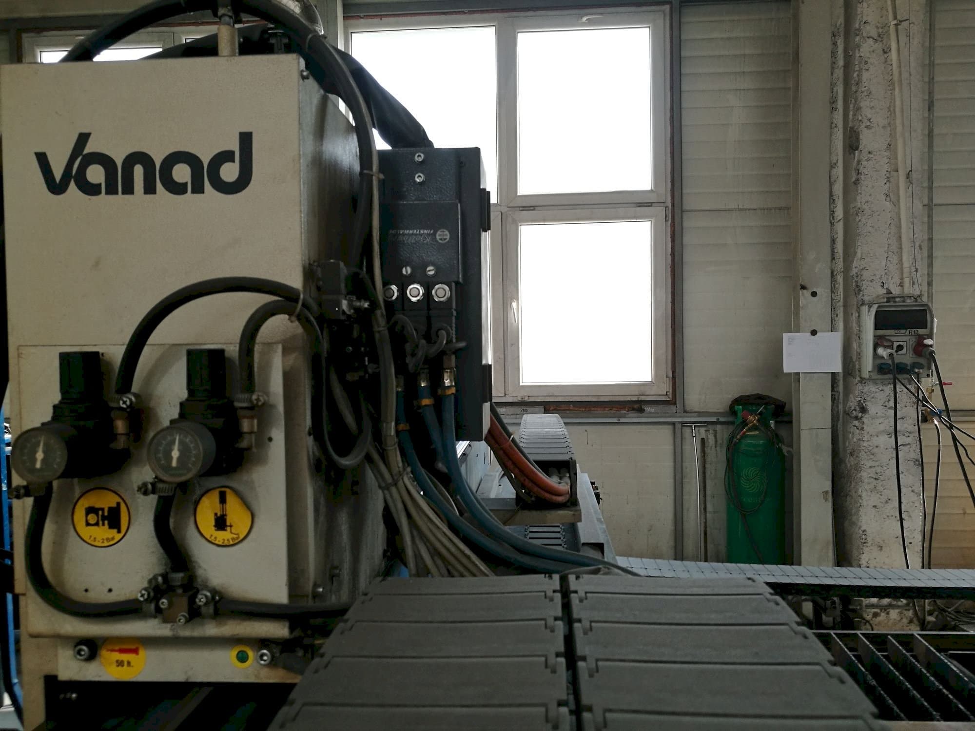 Vista Frontal  da Vanad Kjellberg Proxima HiFocus 80i  máquina