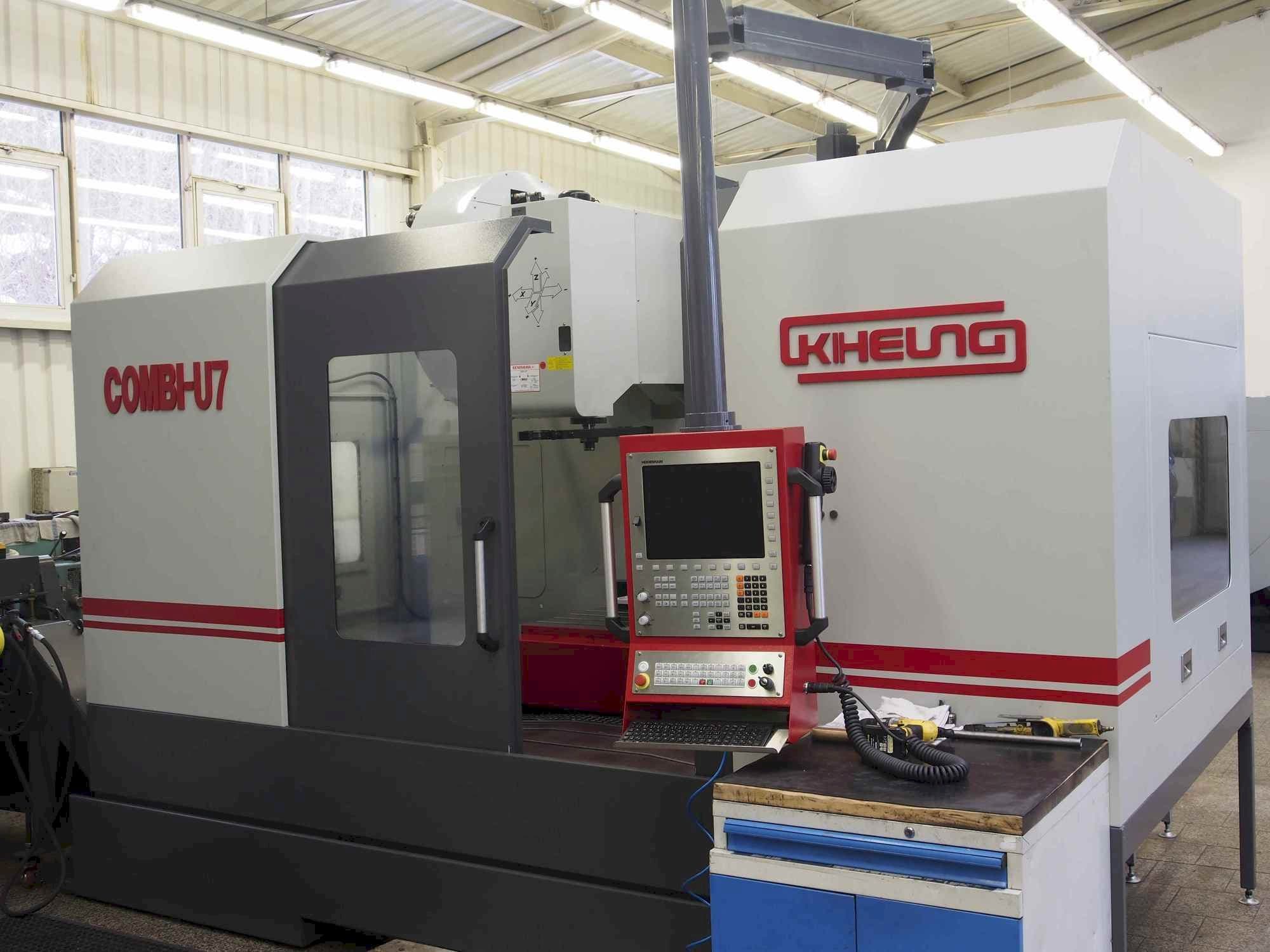 Vista Frontal  da KIHEUNG Combi-U7  máquina