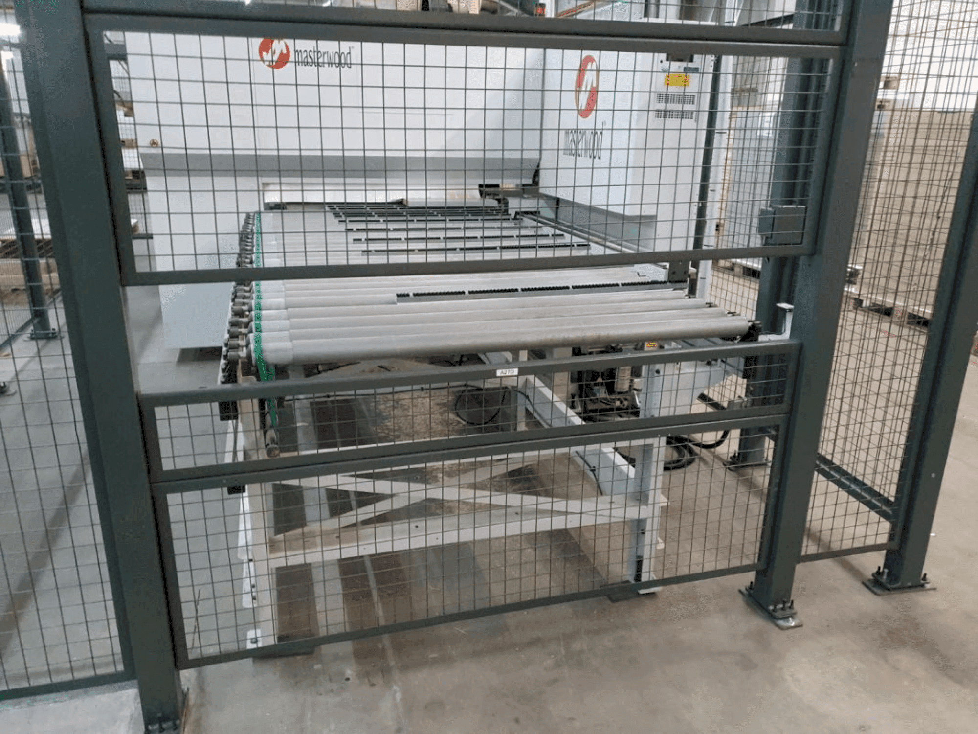 Vista Frontal  da MASTERWOOD MASTERDRILL TF 600 SA  máquina