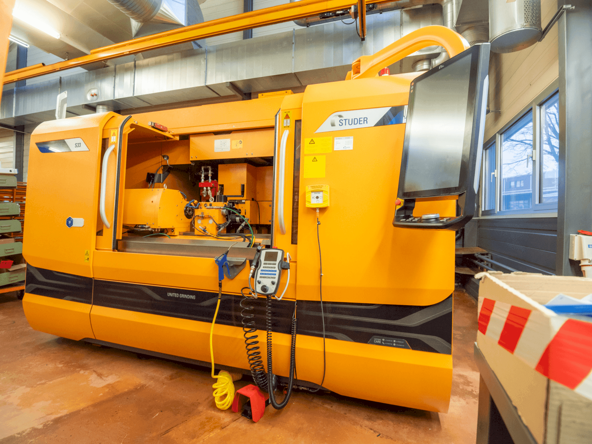 Vista Frontal  da STUDER  S33  máquina