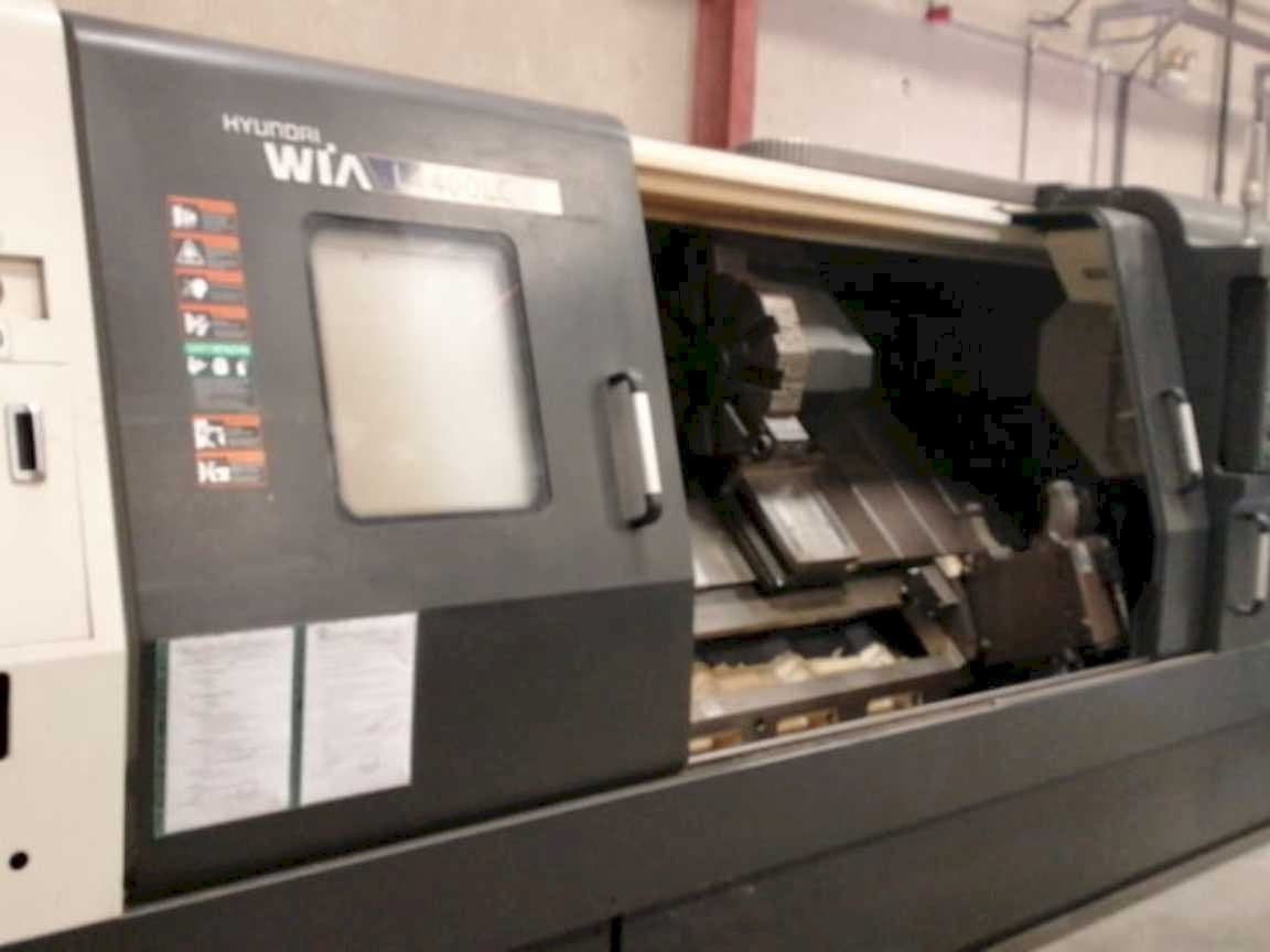 Vista Frontal  da Hyundai Wia L400LC  máquina