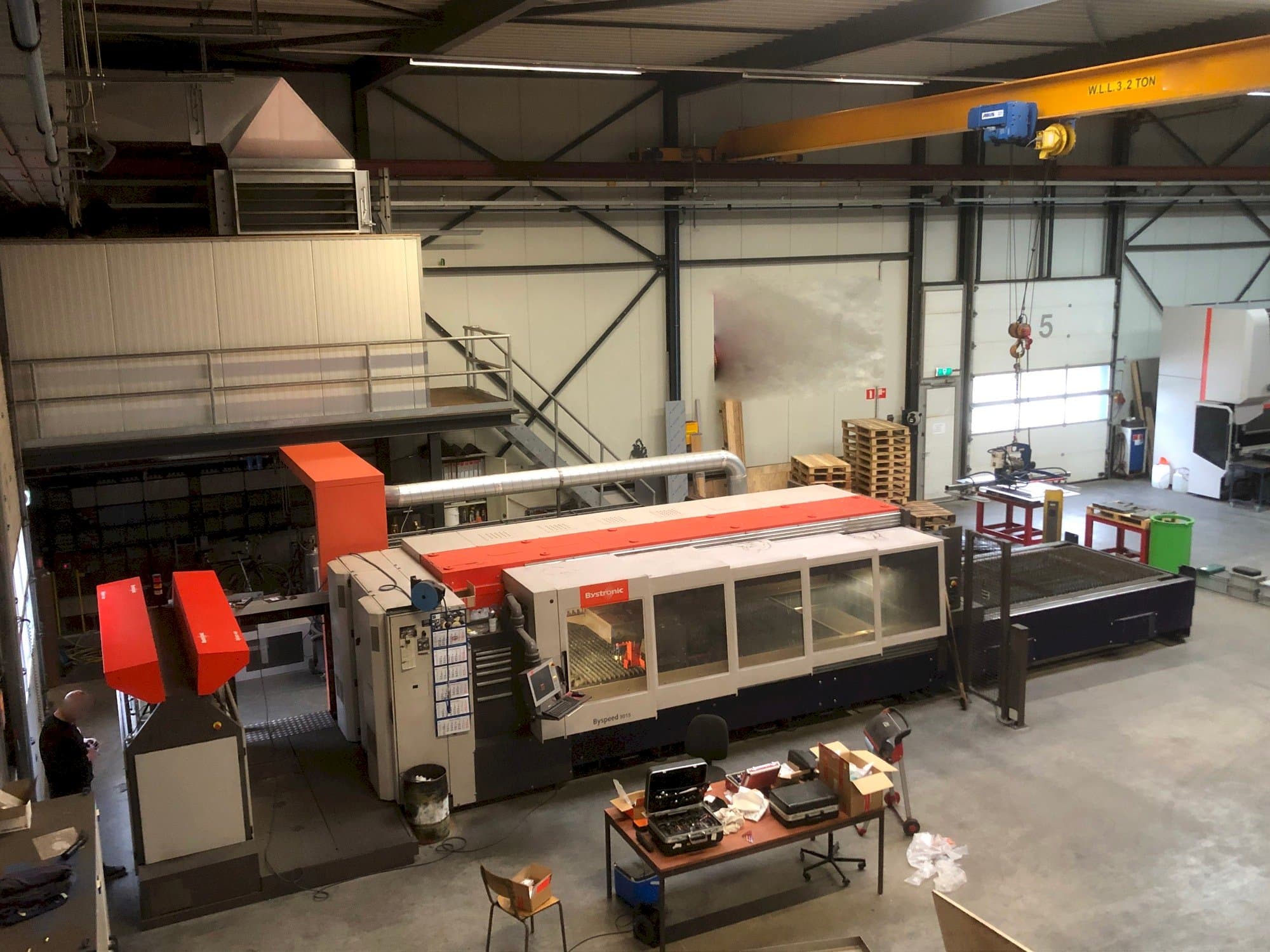 Vista Frontal da Bystronic Byspeed 3015 máquina