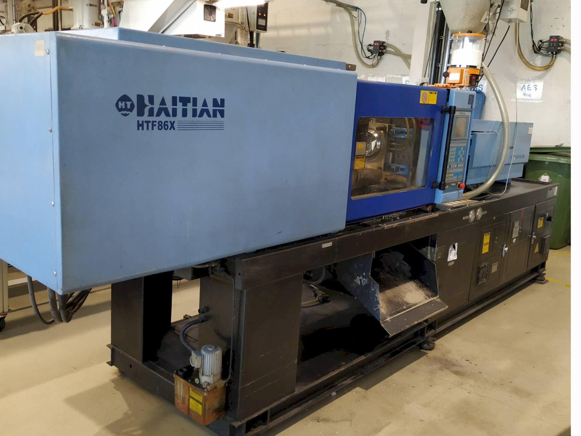 Vista Lateral Esquerda  da HAITIAN HTF86X  máquina