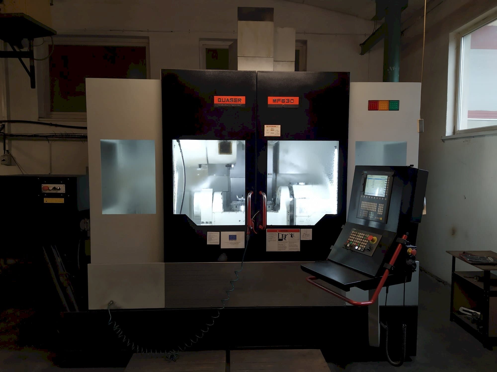 Vista Frontal  da Quaser MF 630C  máquina