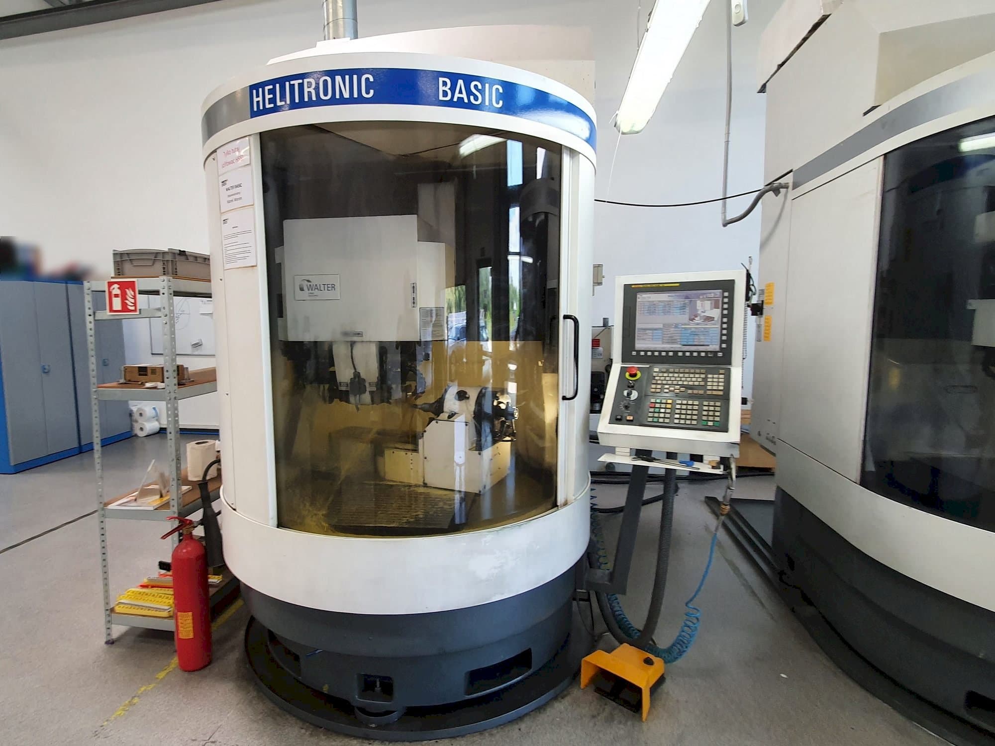 Vista Frontal  da Walter Helitronic BASIC-F  máquina