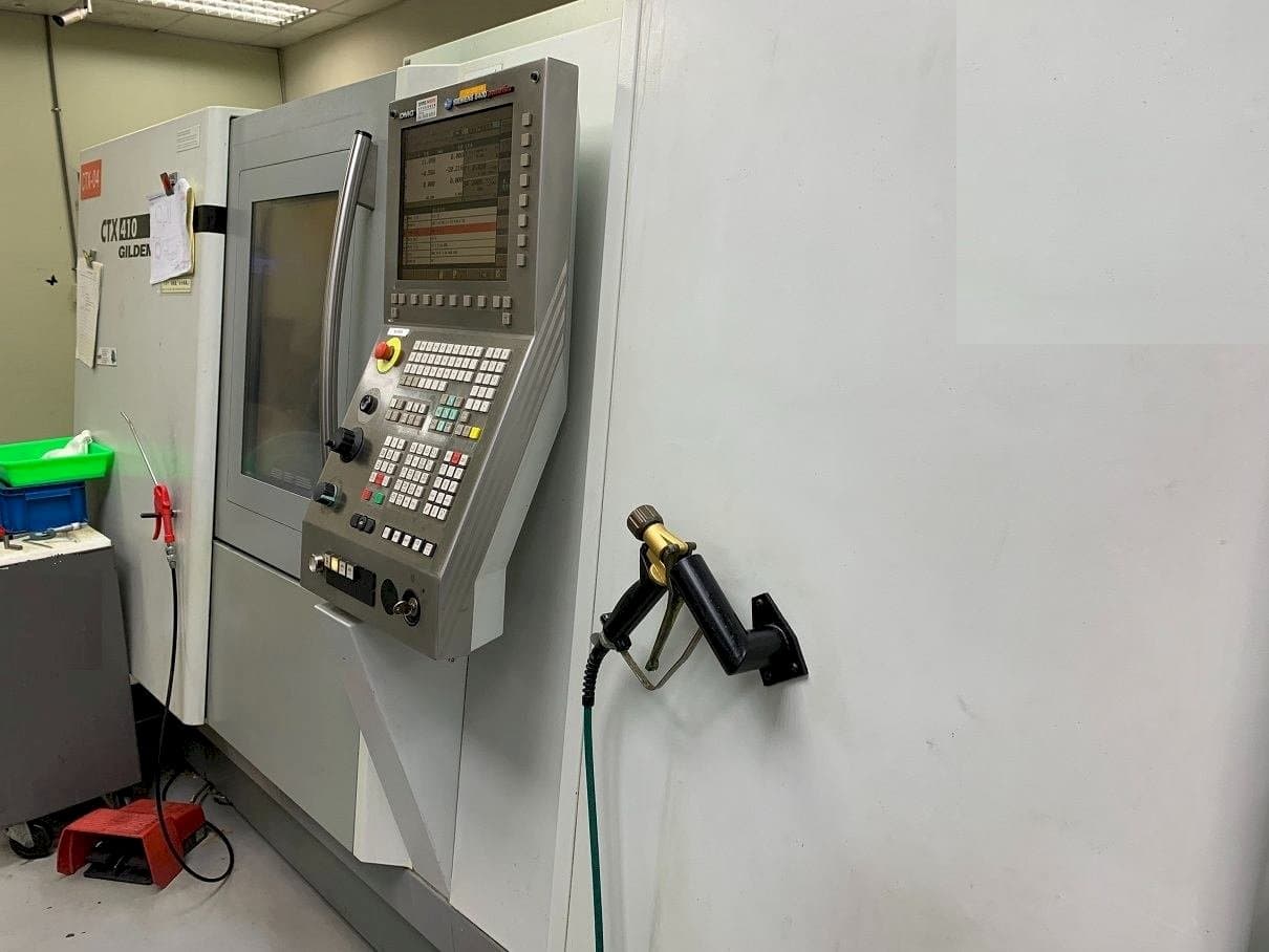 Vista Frontal  da Gildemeister CTX 410V6  máquina