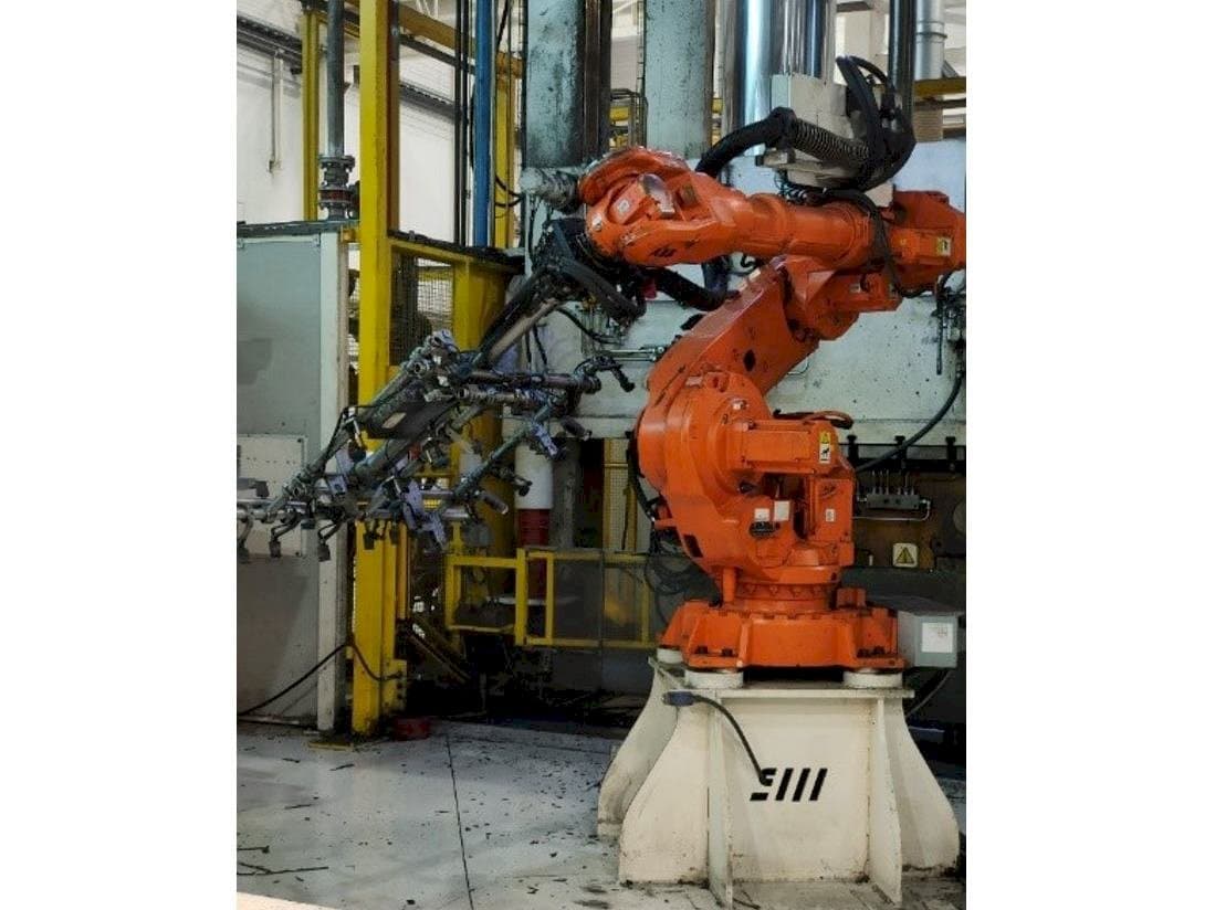 Vista Frontal  da ABB IRB 6640-185/2.8  máquina