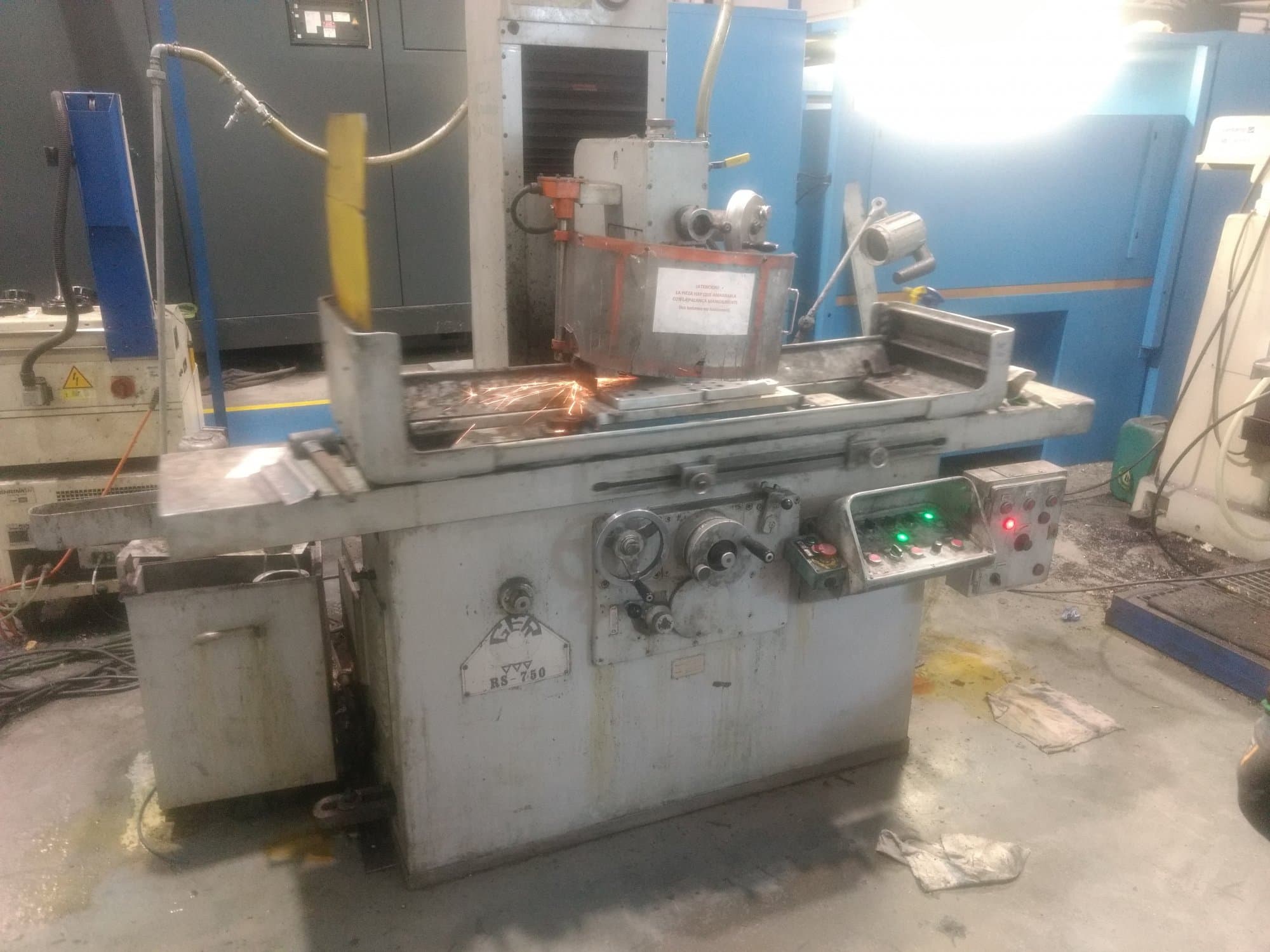 Vista Frontal  da GER R.S. 750  máquina