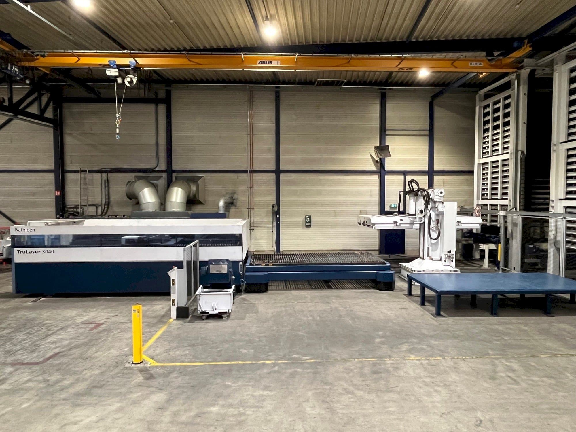 Vista Frontal  da Trumpf TruLaser 3040 6kW CO2 + Liftmaster  máquina