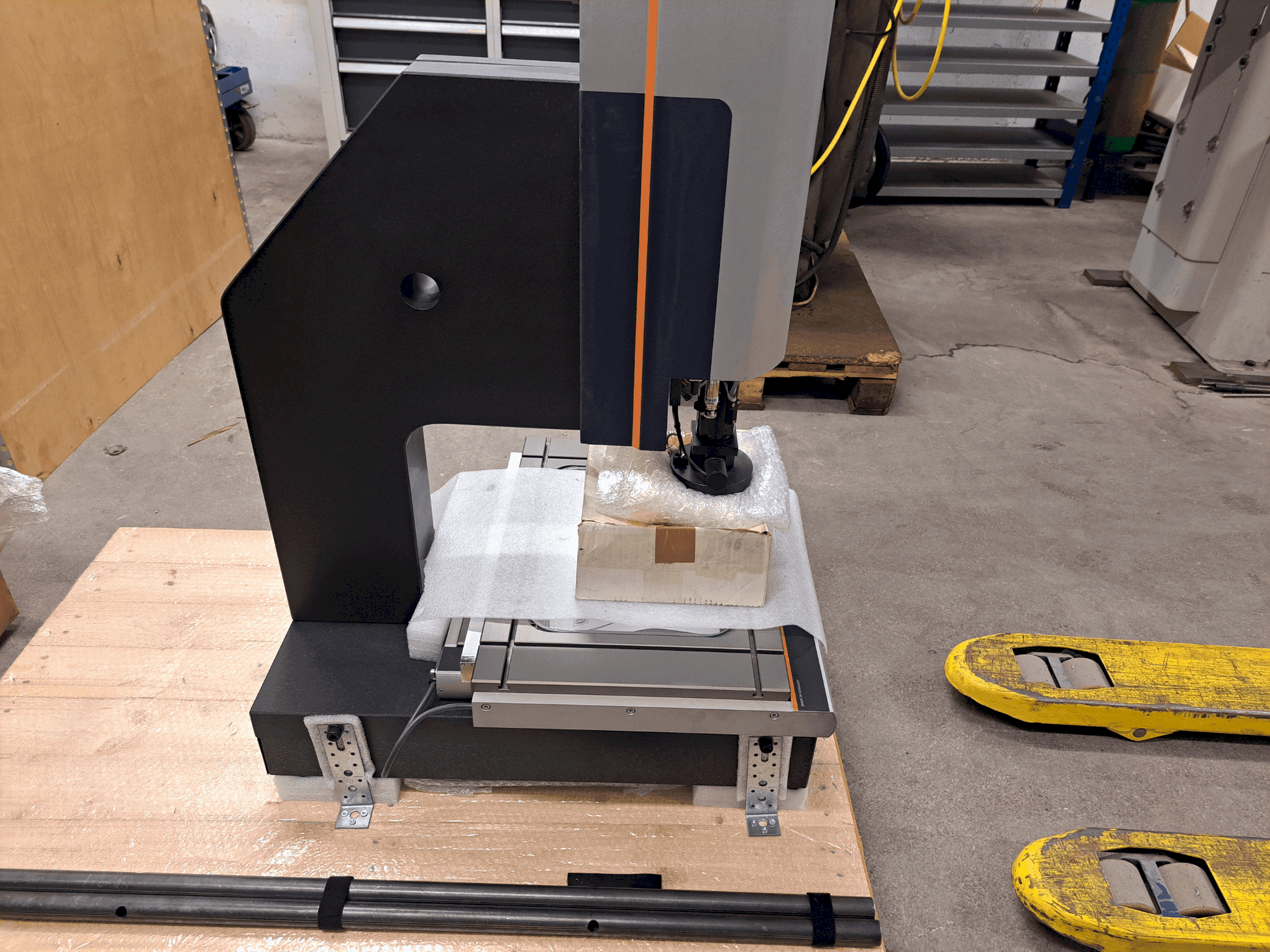 Vista Frontal  da HEINRICH SCHNEIDER MM1-300 CNC MZ TP20  máquina