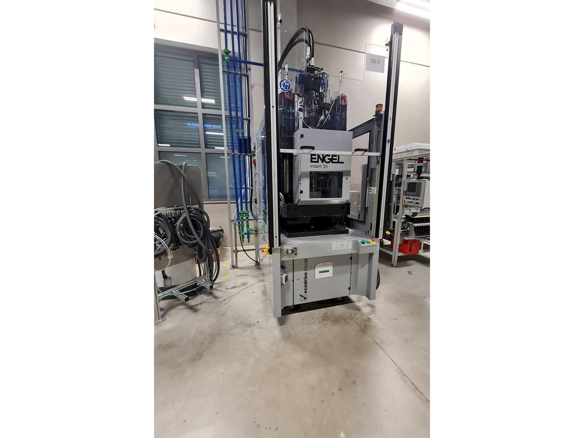 Vista Frontal  da Engel insert 60V-35 single XS ecodrive  máquina