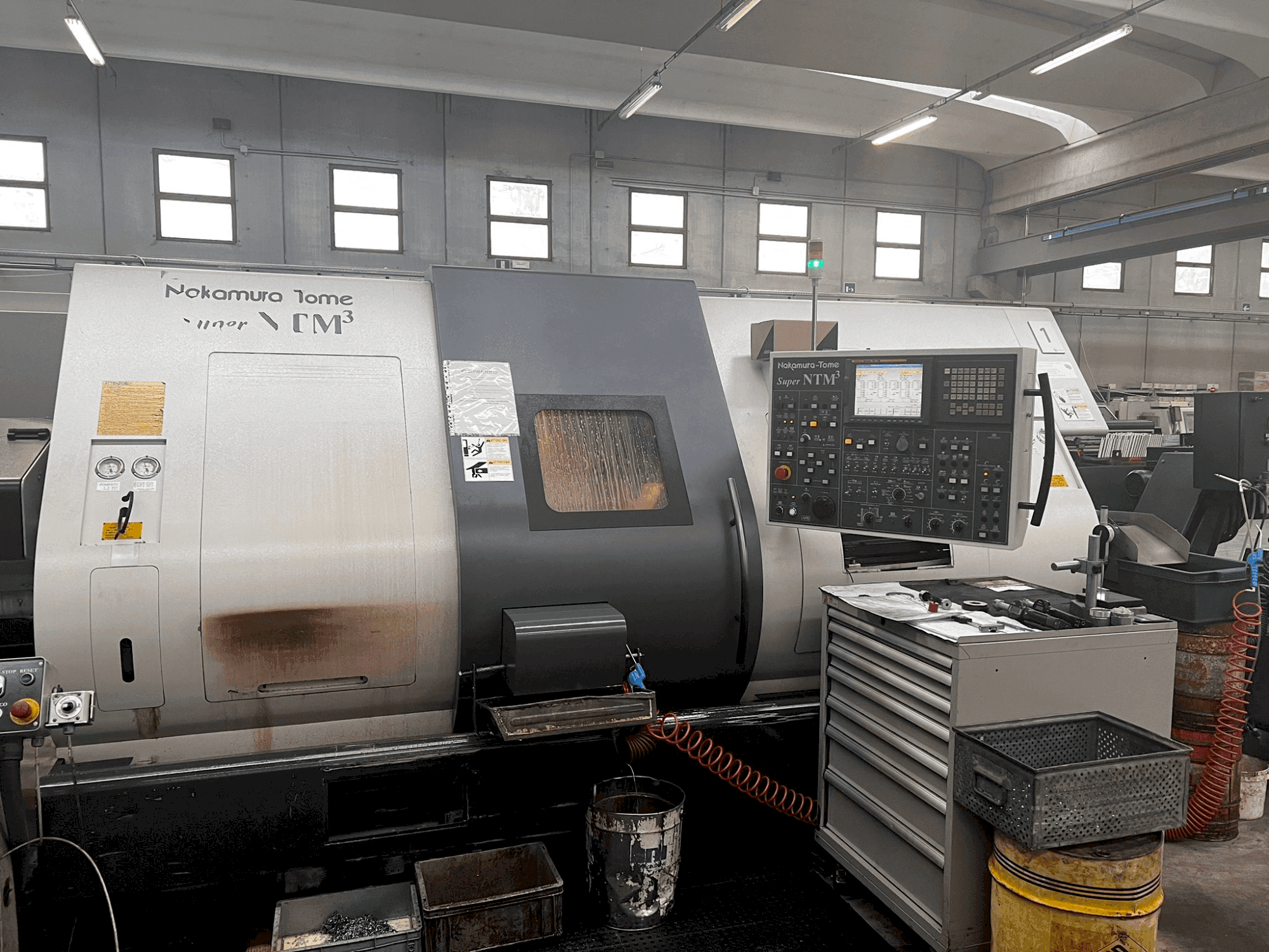 Vista Frontal  da NAKAMURA NTM3  máquina