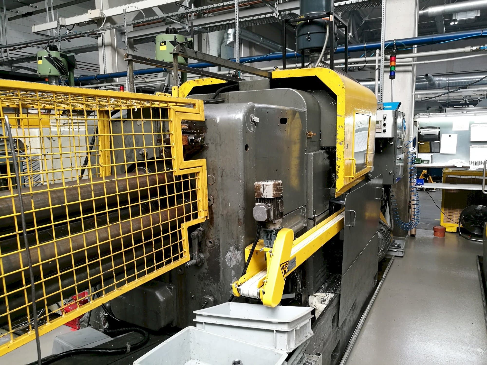 Vista Frontal  da Wickman 2  1/4"-6  máquina