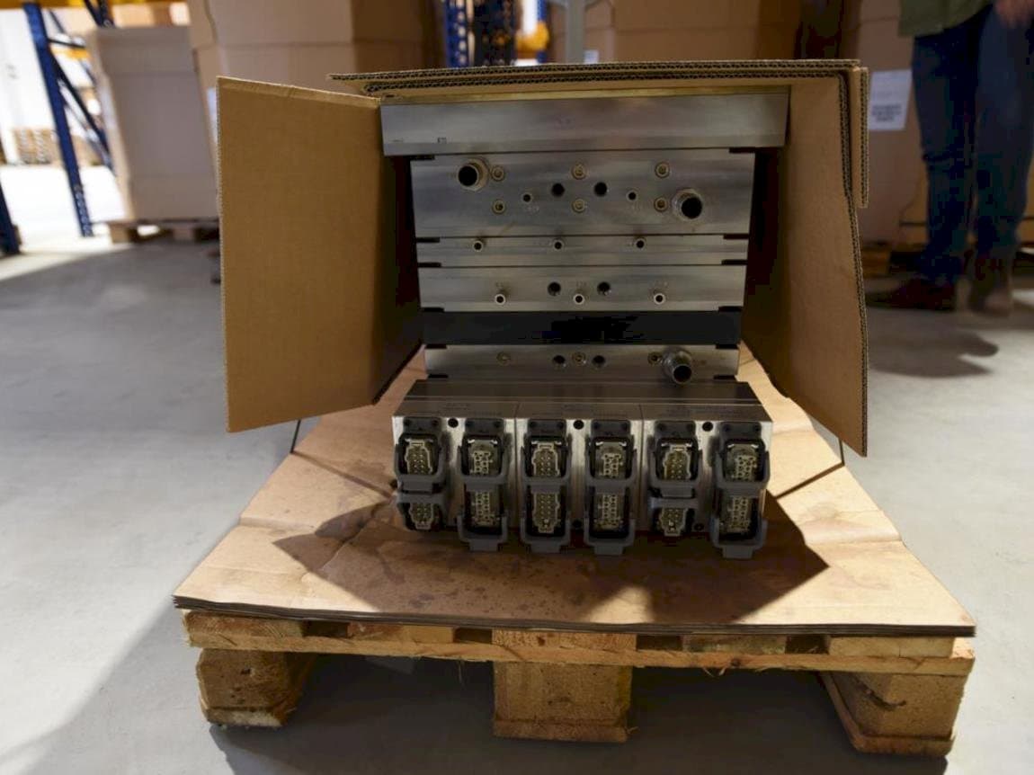 Vista Frontal  da HTW PCO 1810  máquina