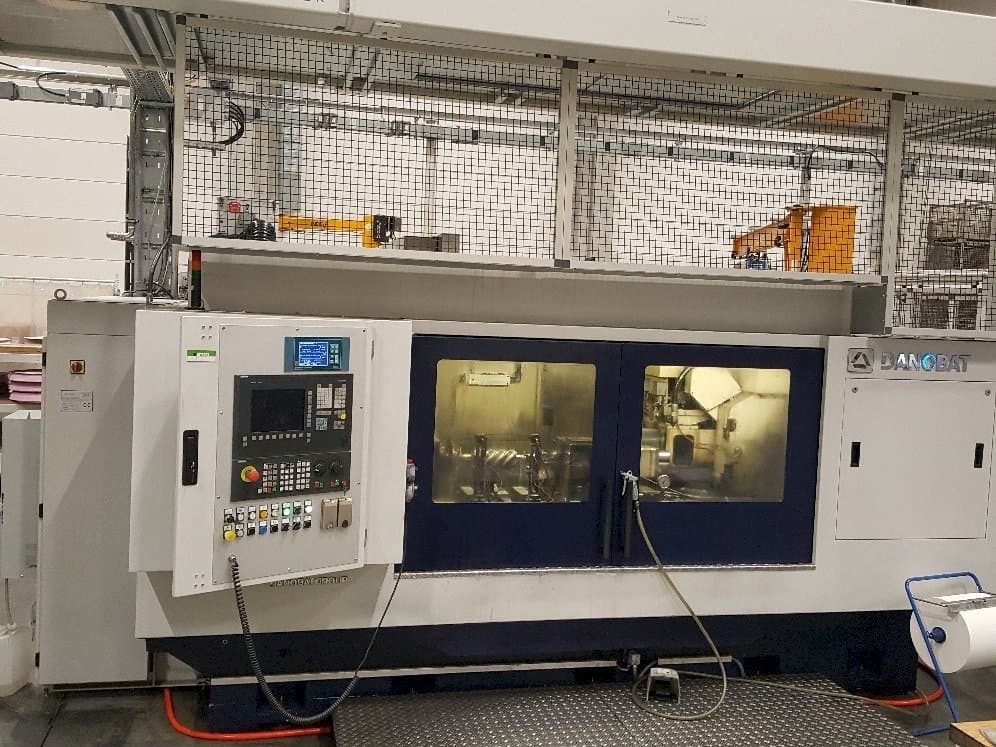 Vista Frontal  da DANOBAT WT-62-3B  máquina