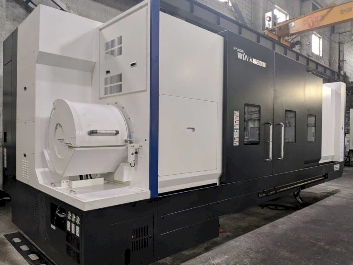 Vista Frontal  da Hyundai Wia KL 7000 LY  máquina