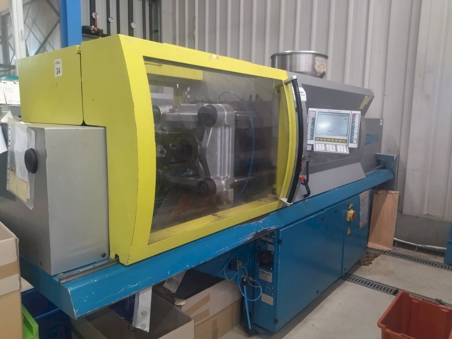 Vista Frontal  da BOY 90M  máquina