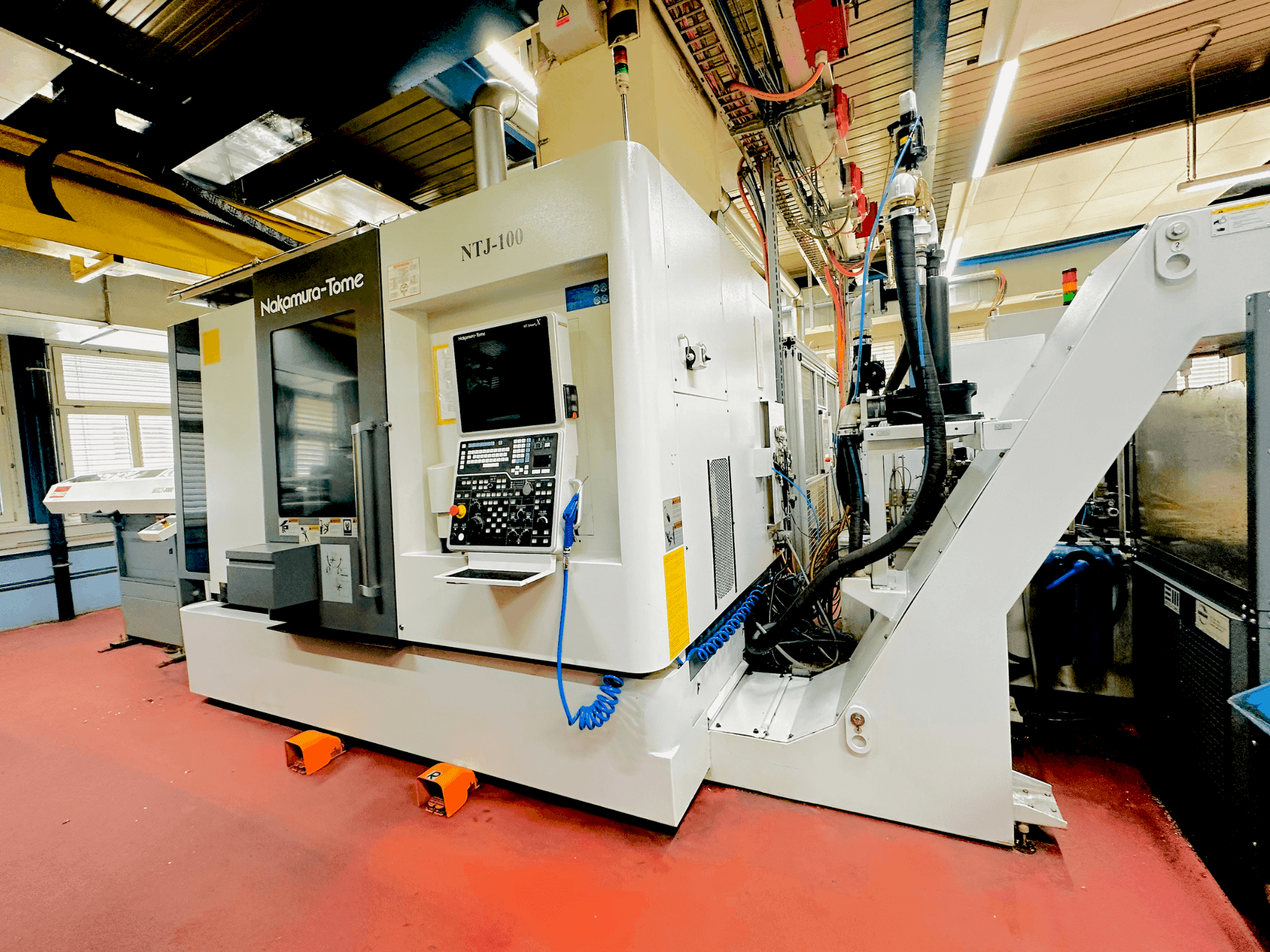 Vista Frontal  da NAKAMURA NTJ100  máquina