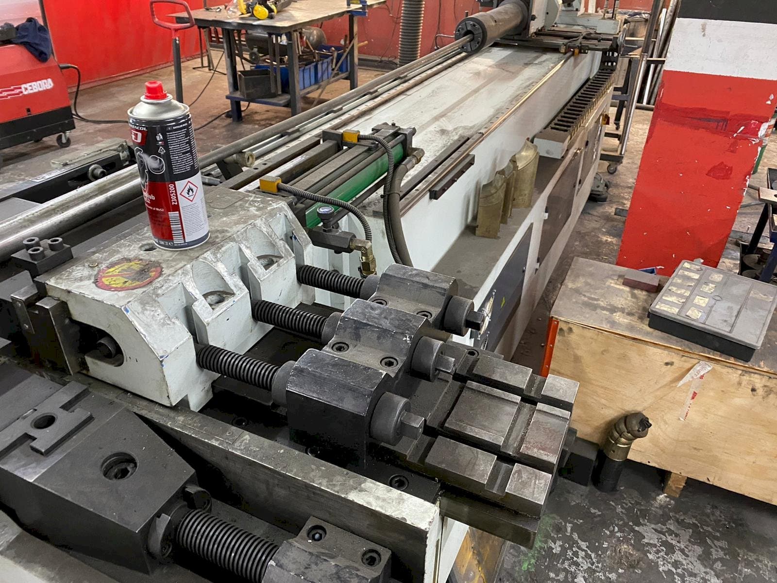 Vista Frontal  da Segura Llunell SB-76-NCBL  máquina