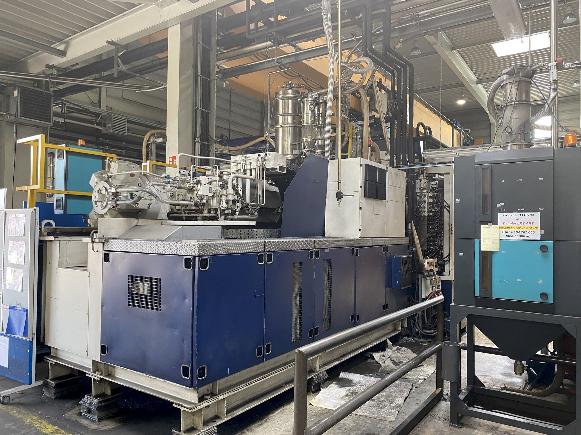 Vista Frontal  da Krauss Maffei 1600-8000 MC  máquina