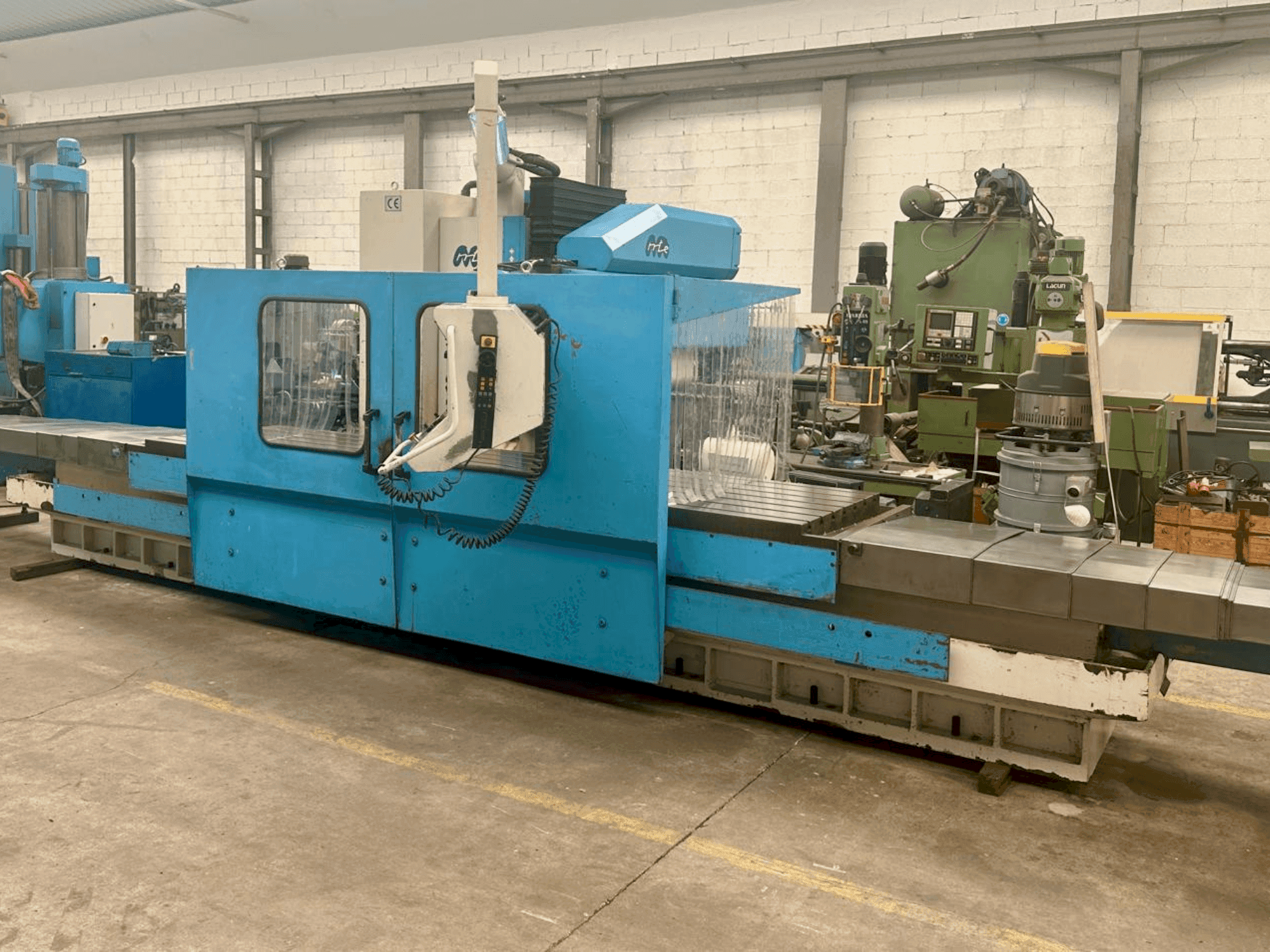 Vista Frontal  da MTE BF 4200  máquina