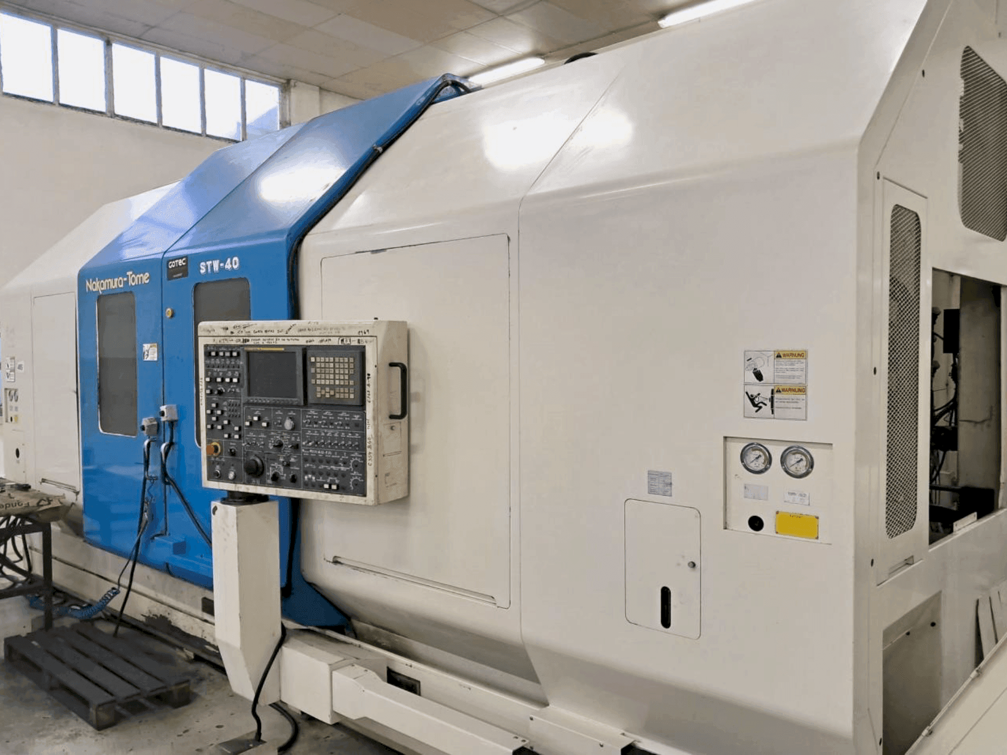 Vista Frontal  da NAKAMURA-TOME STW-40  máquina