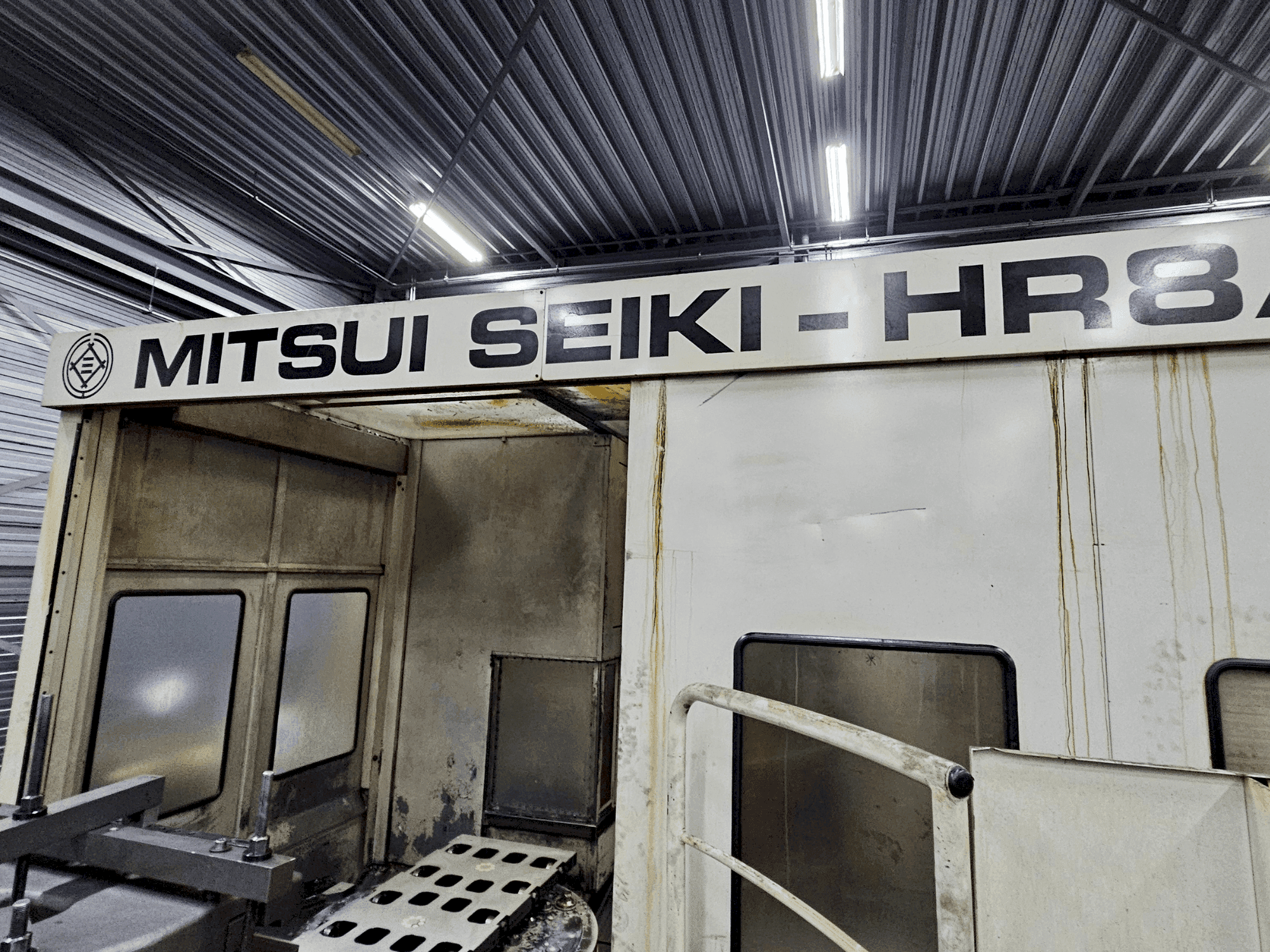 Vista Frontal  da Mitsui Seiki HR8A  máquina