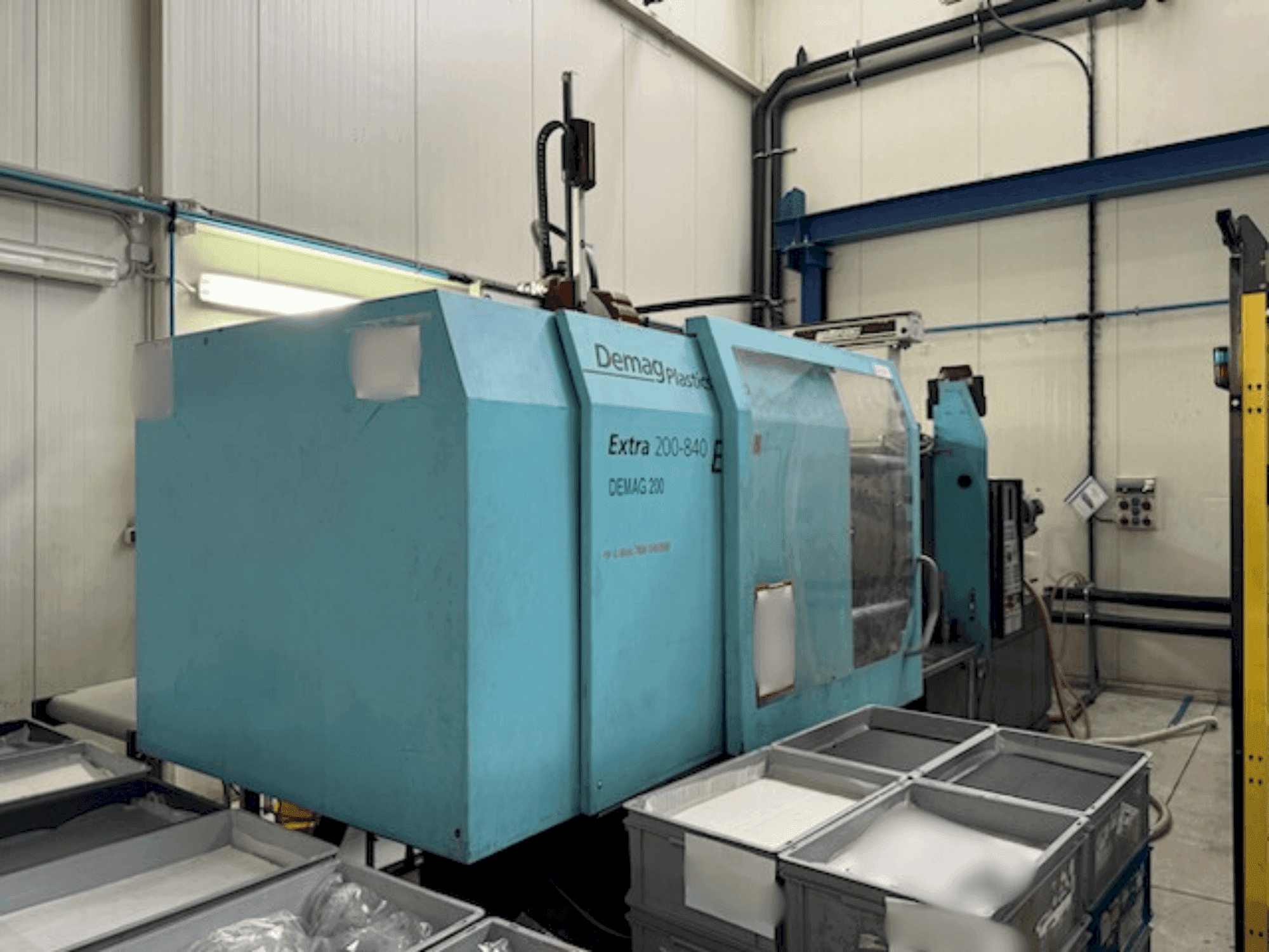 Vista Frontal  da DEMAG Extra 200-840  máquina